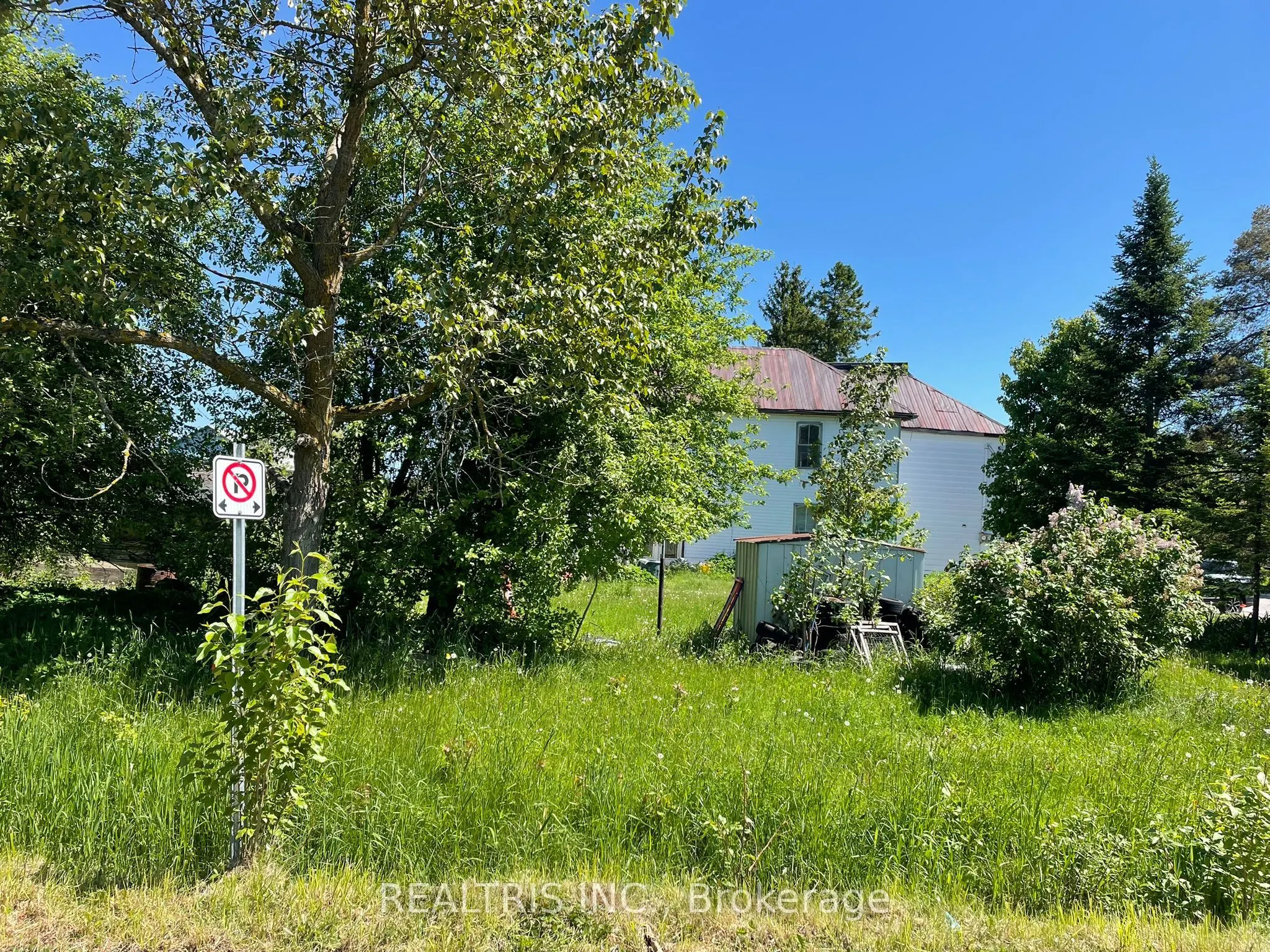 682419 260 Side Road