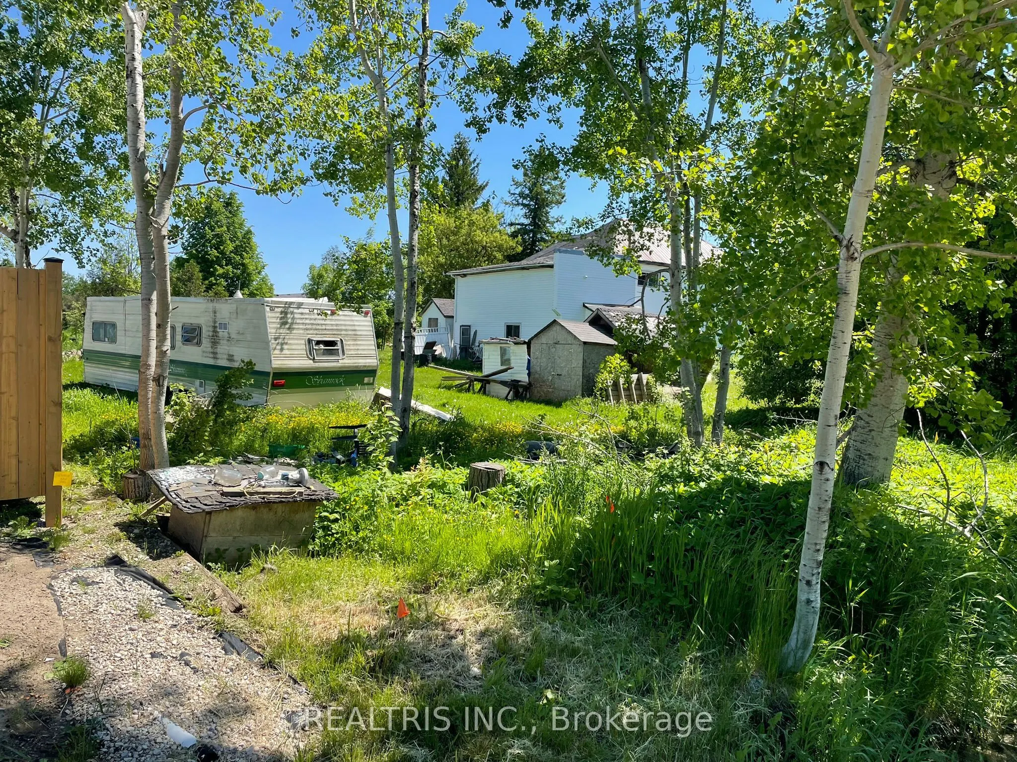 682419 260 Side Road