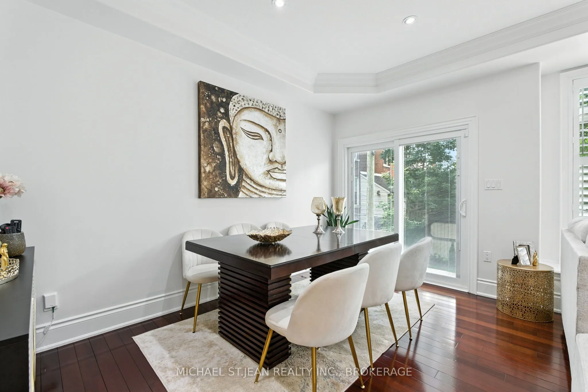 199 Hunter Street W