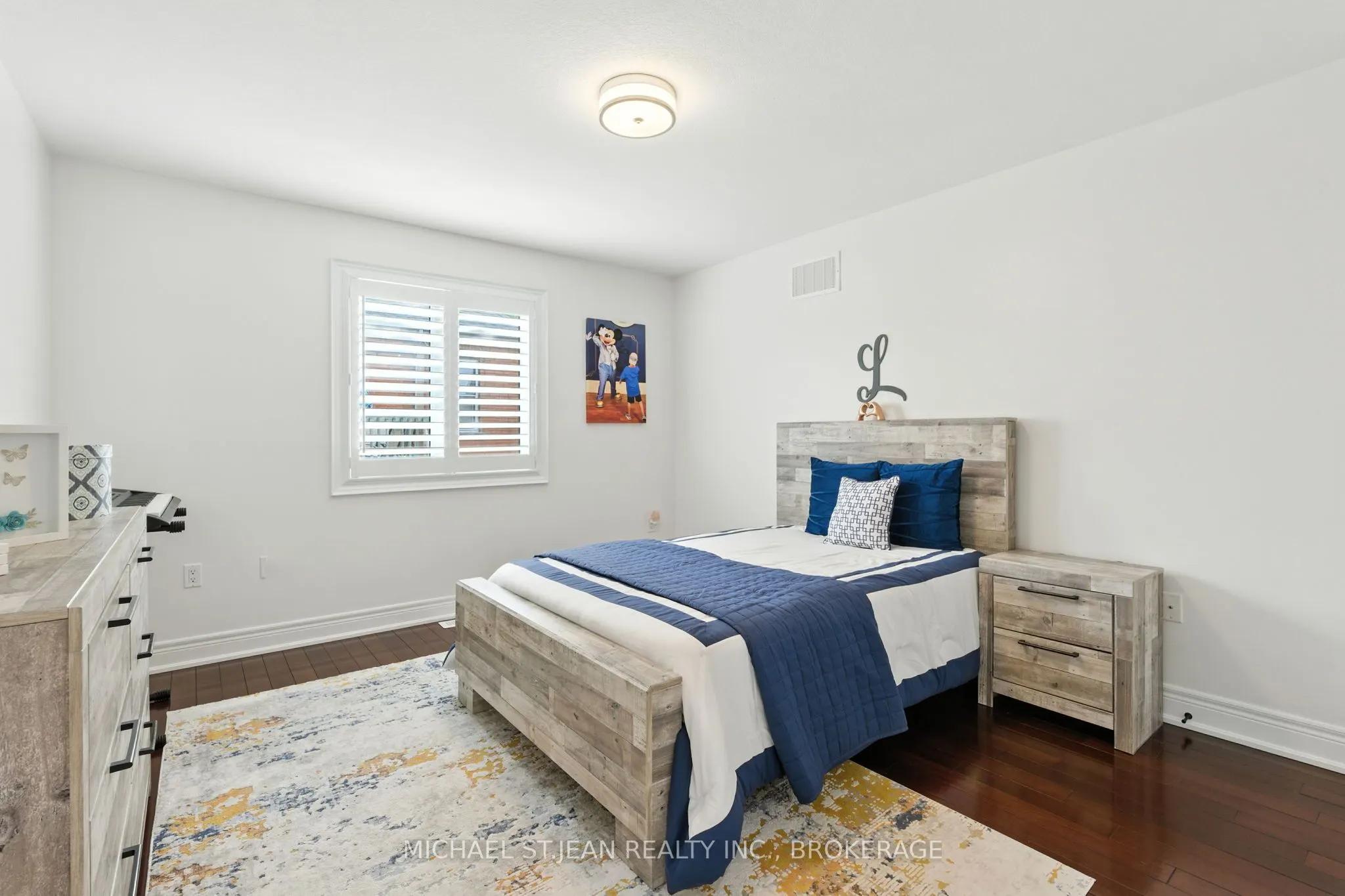 199 Hunter Street W