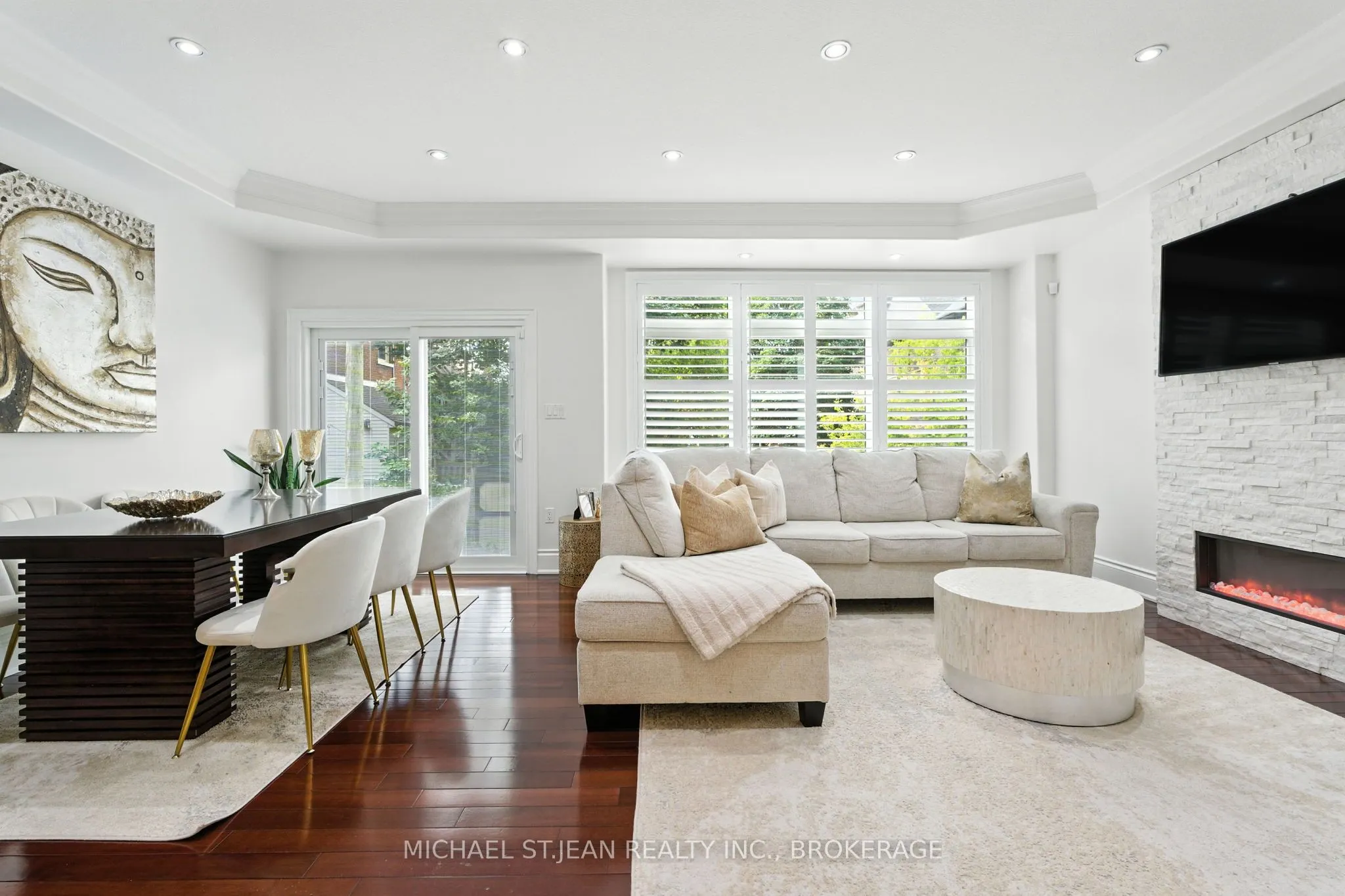 199 Hunter Street W