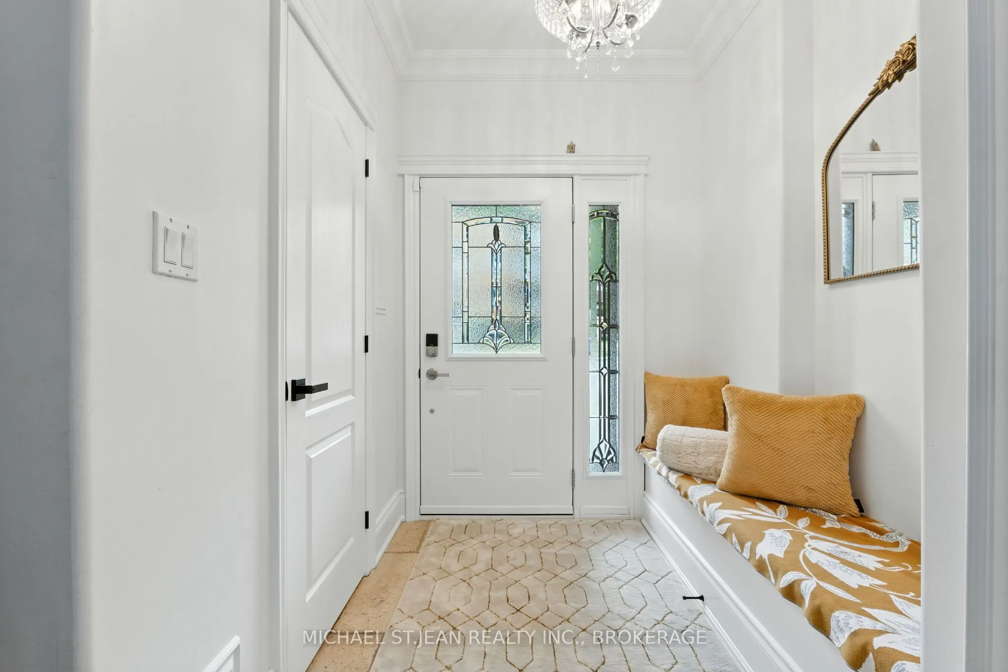 199 Hunter Street W