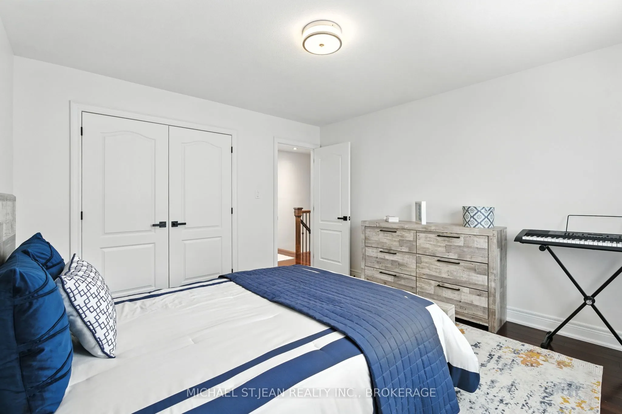 199 Hunter Street W