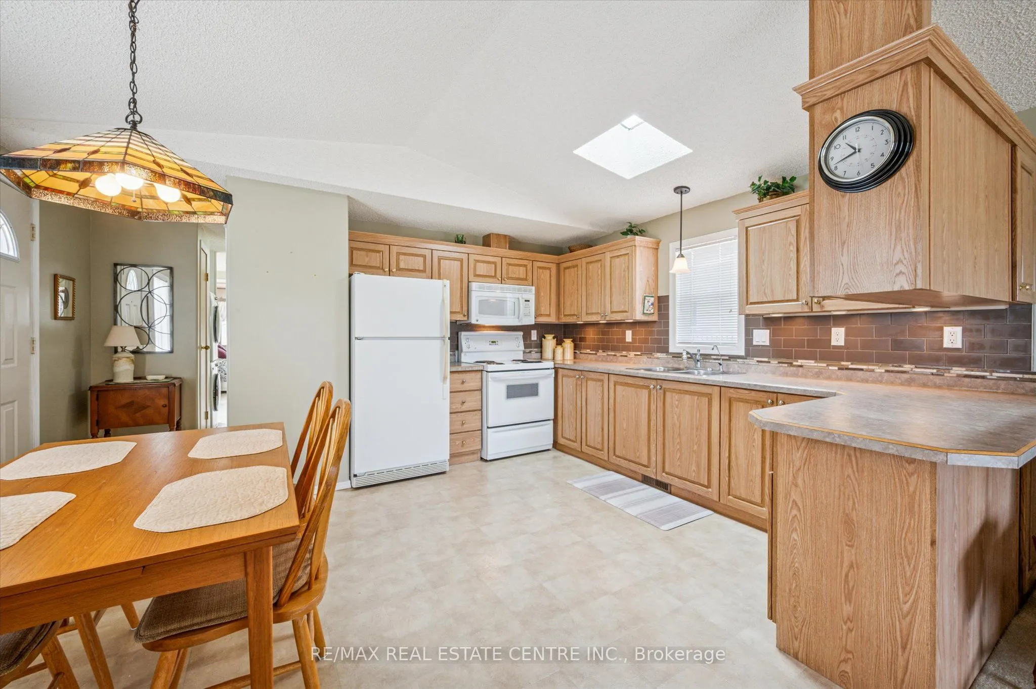 72 Ash PVT Avenue
