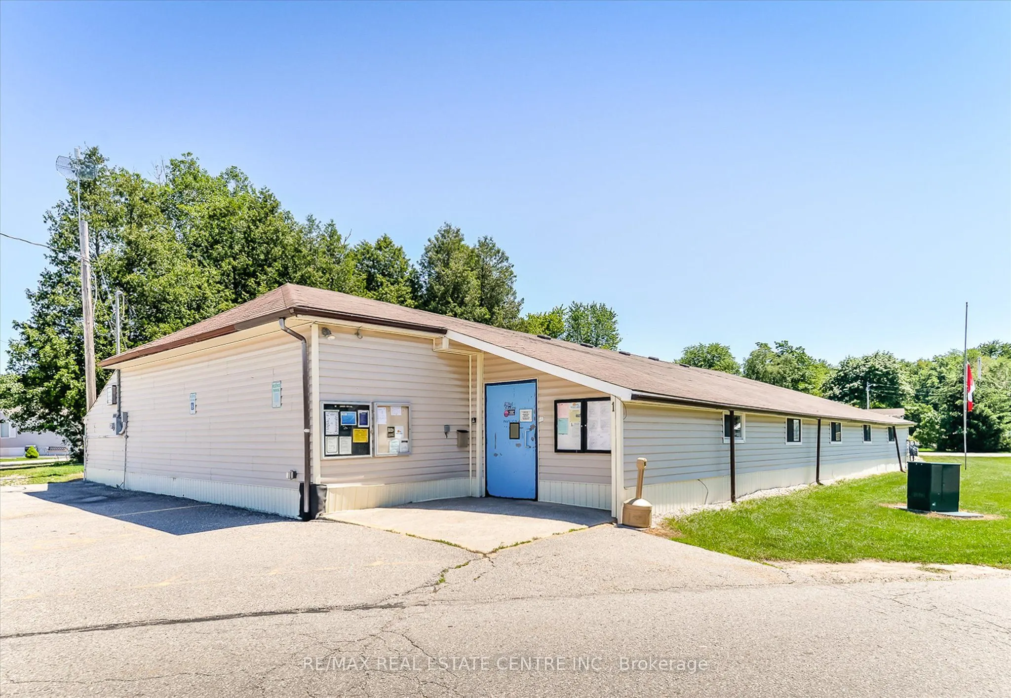 72 Ash PVT Avenue