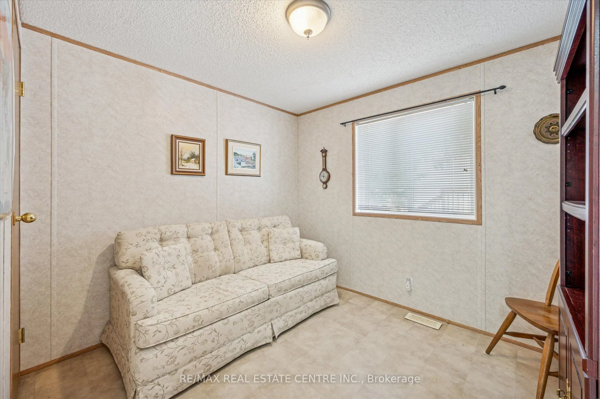 72 Ash PVT Avenue