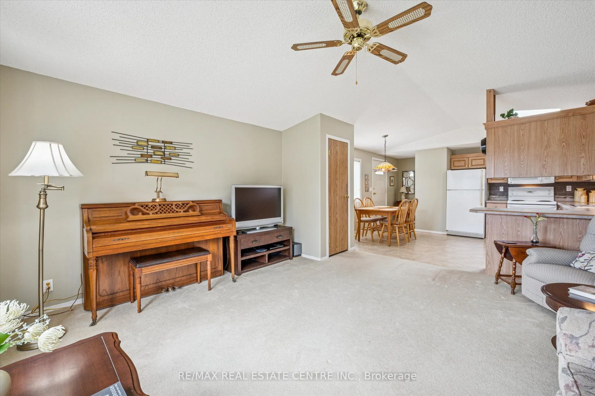 72 Ash PVT Avenue