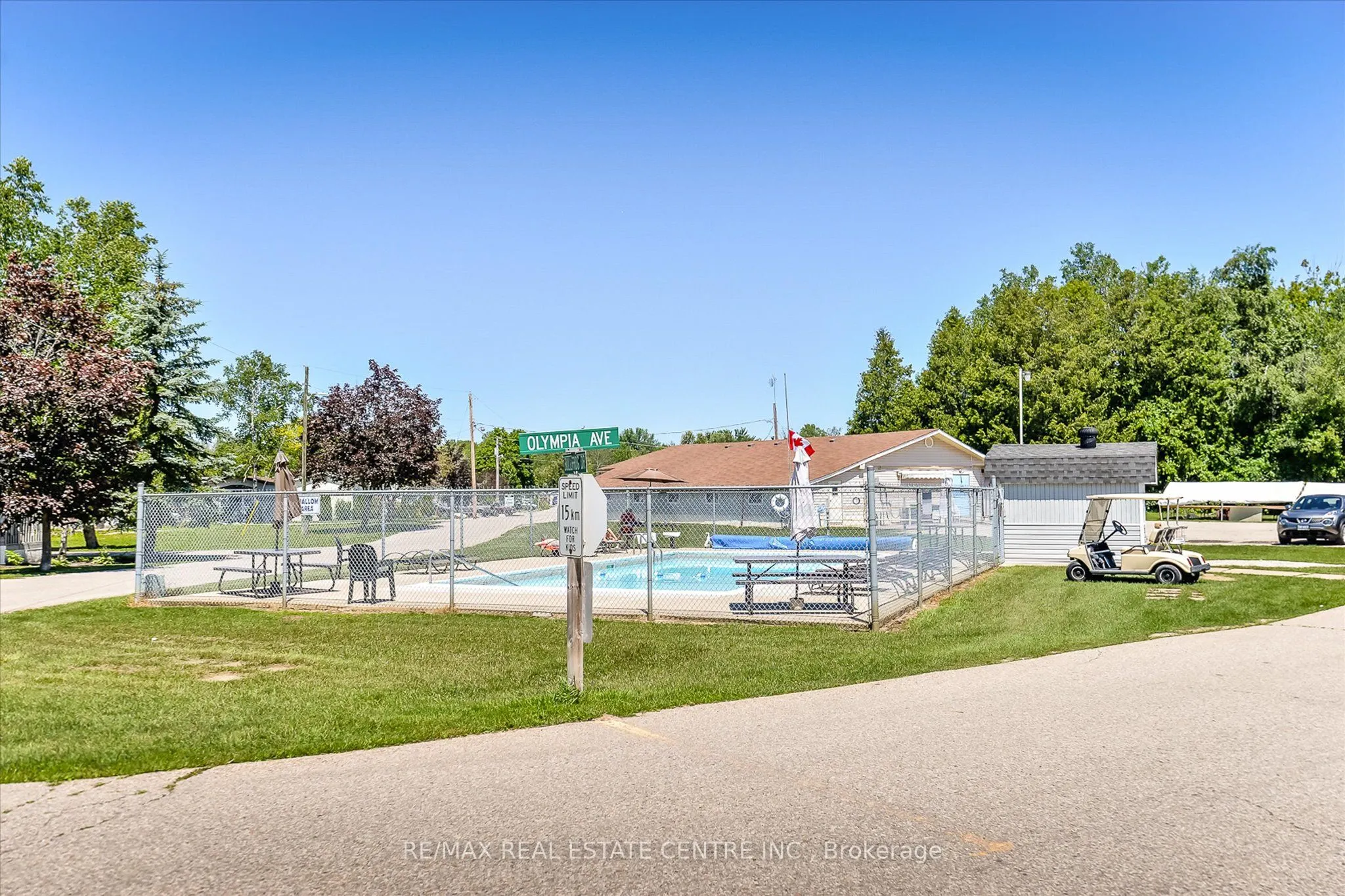 72 Ash PVT Avenue