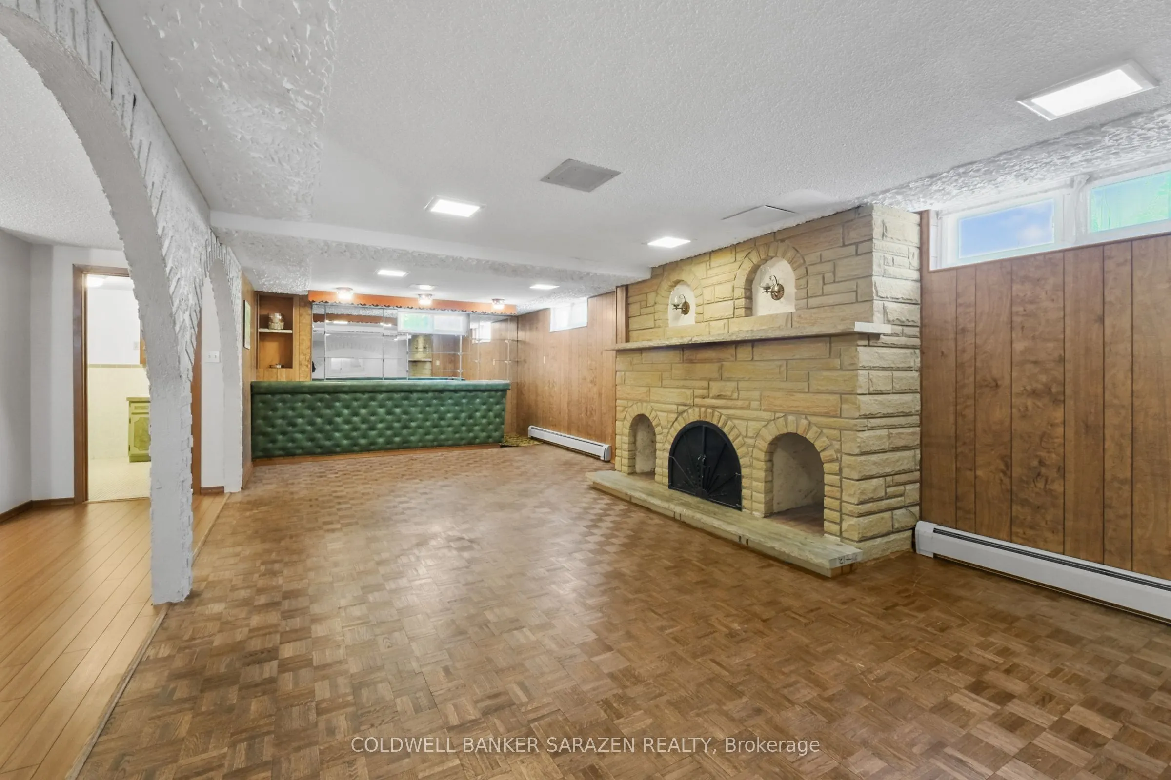 974 Greenbriar Avenue