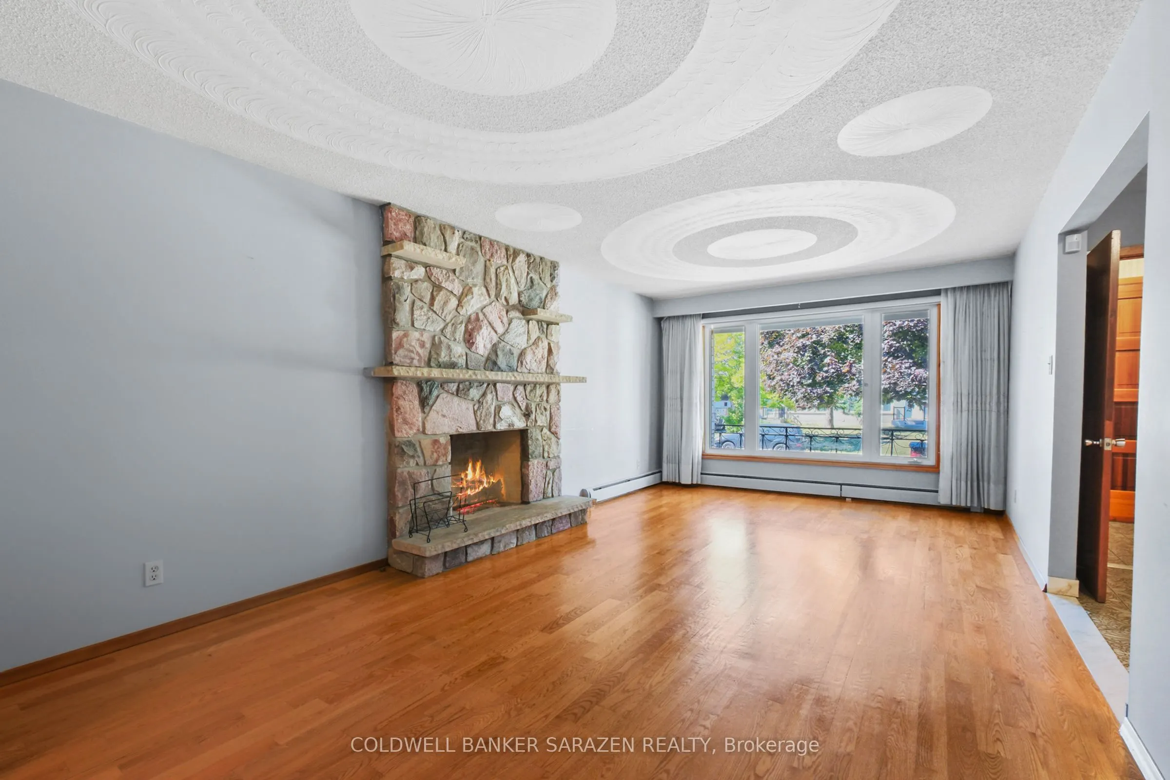 974 Greenbriar Avenue