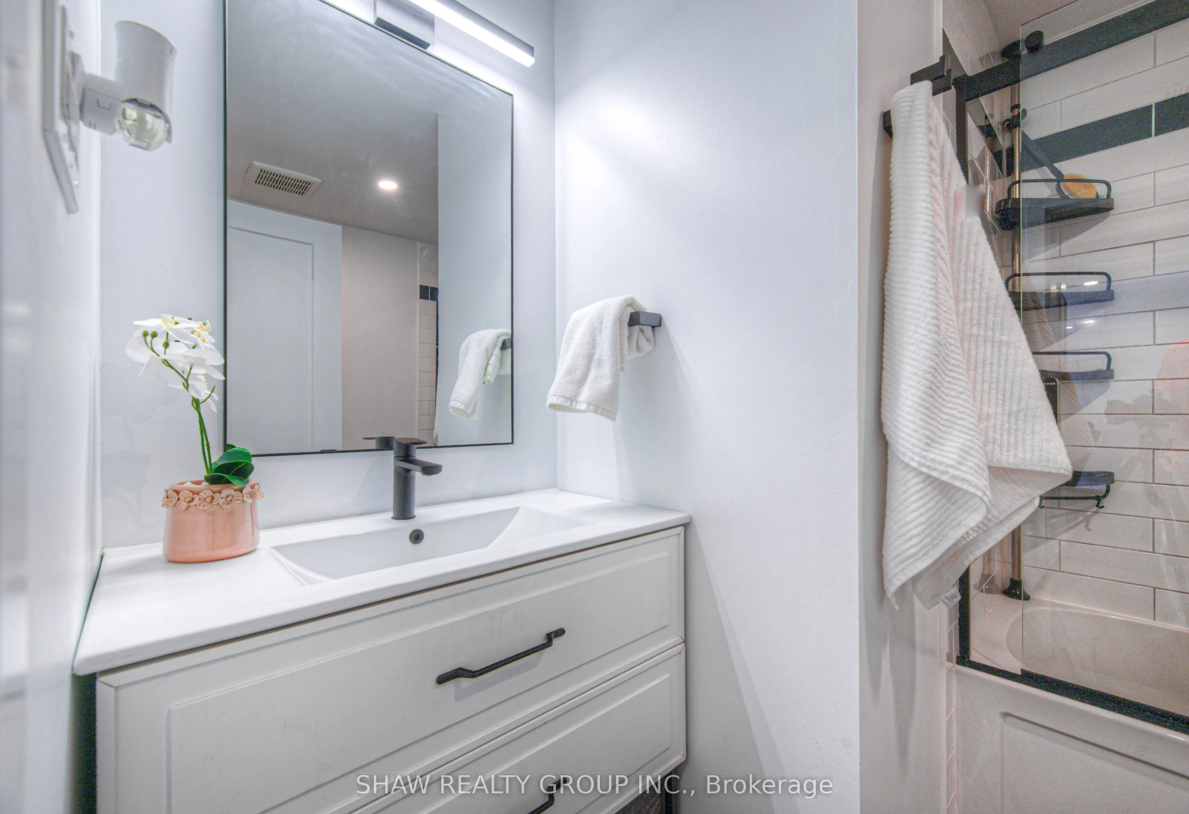 65 Glamis Road, #83