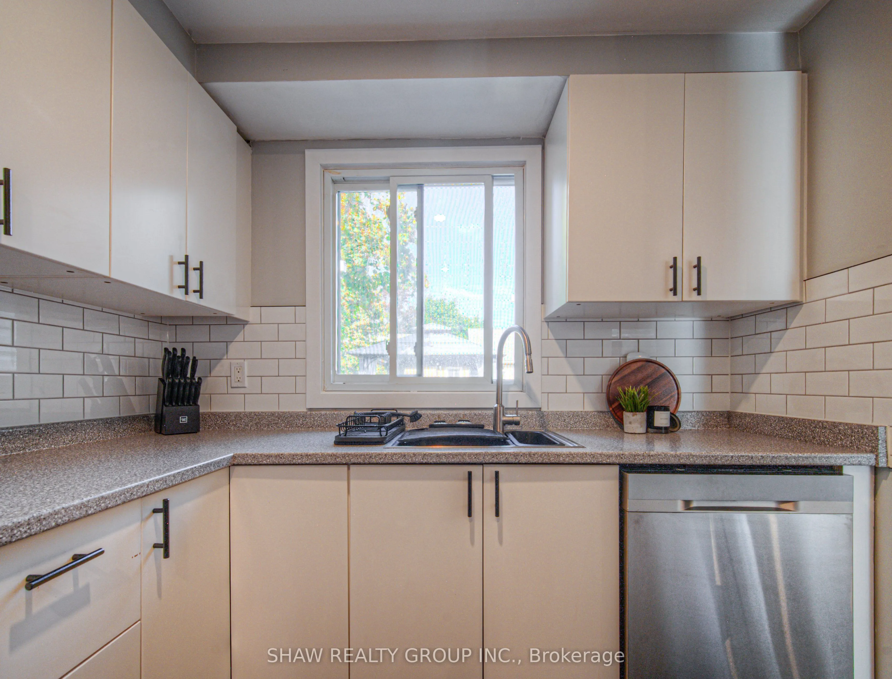 65 Glamis Road, #83