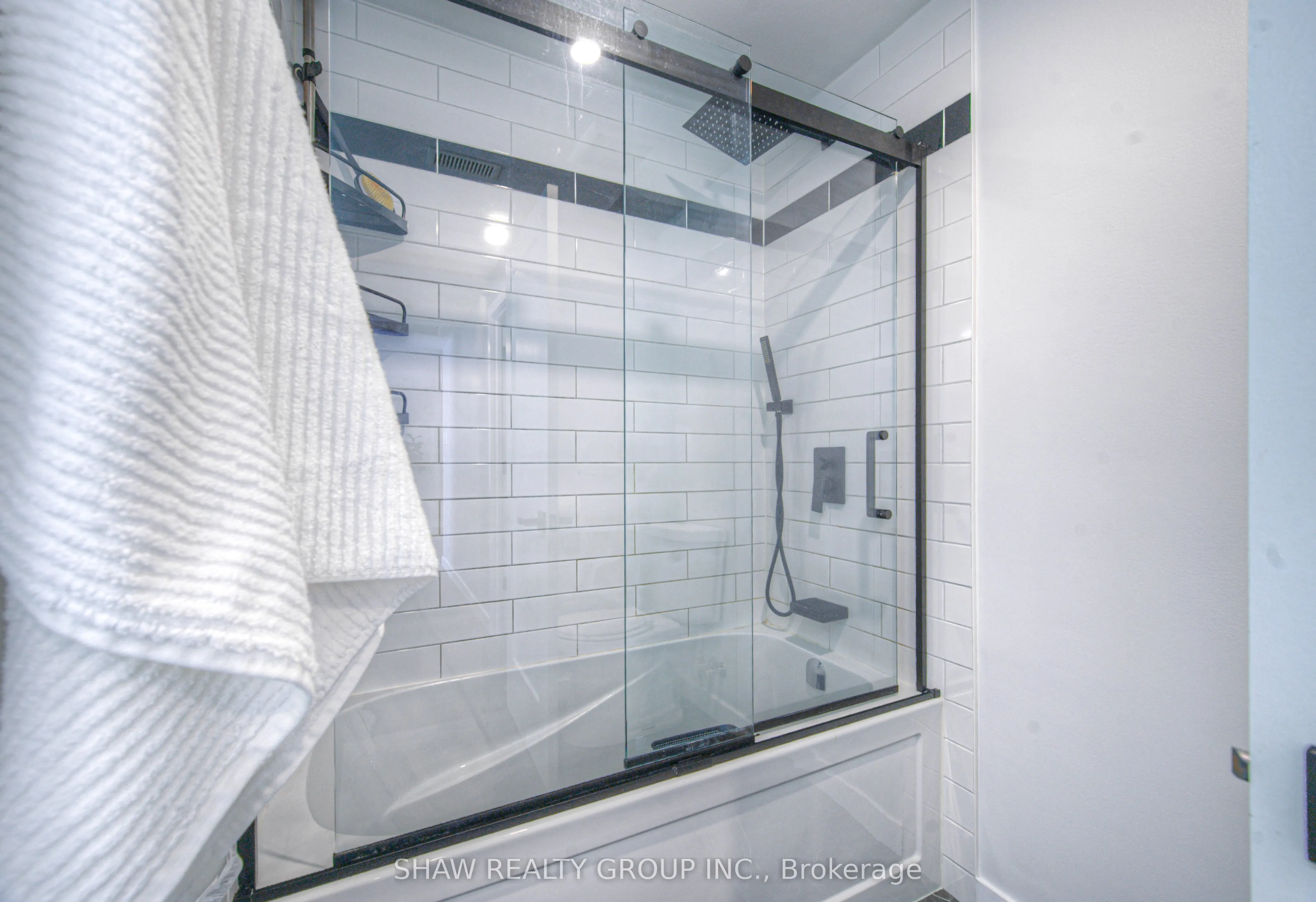 65 Glamis Road, #83