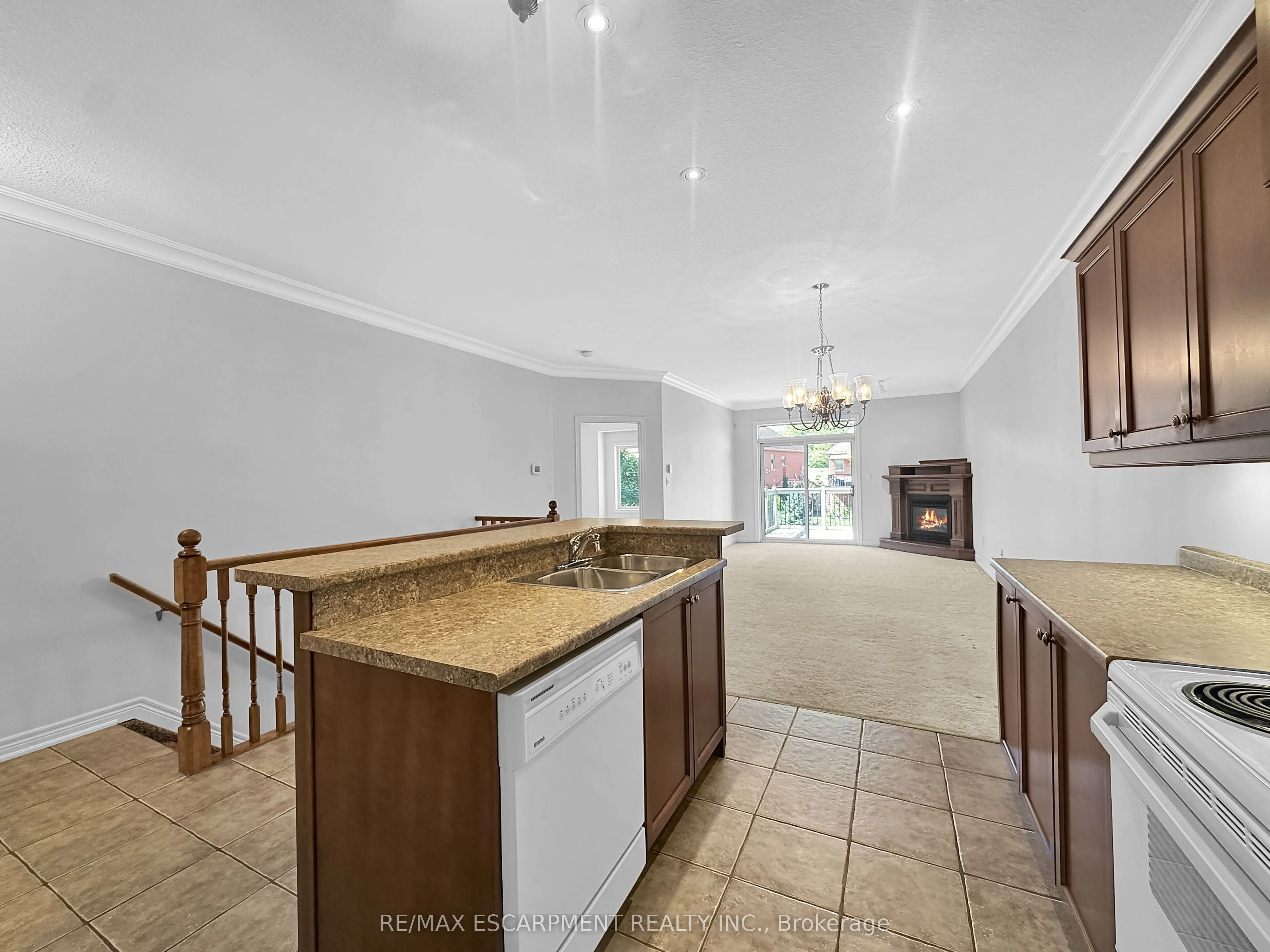 15 Iron Bridge Court