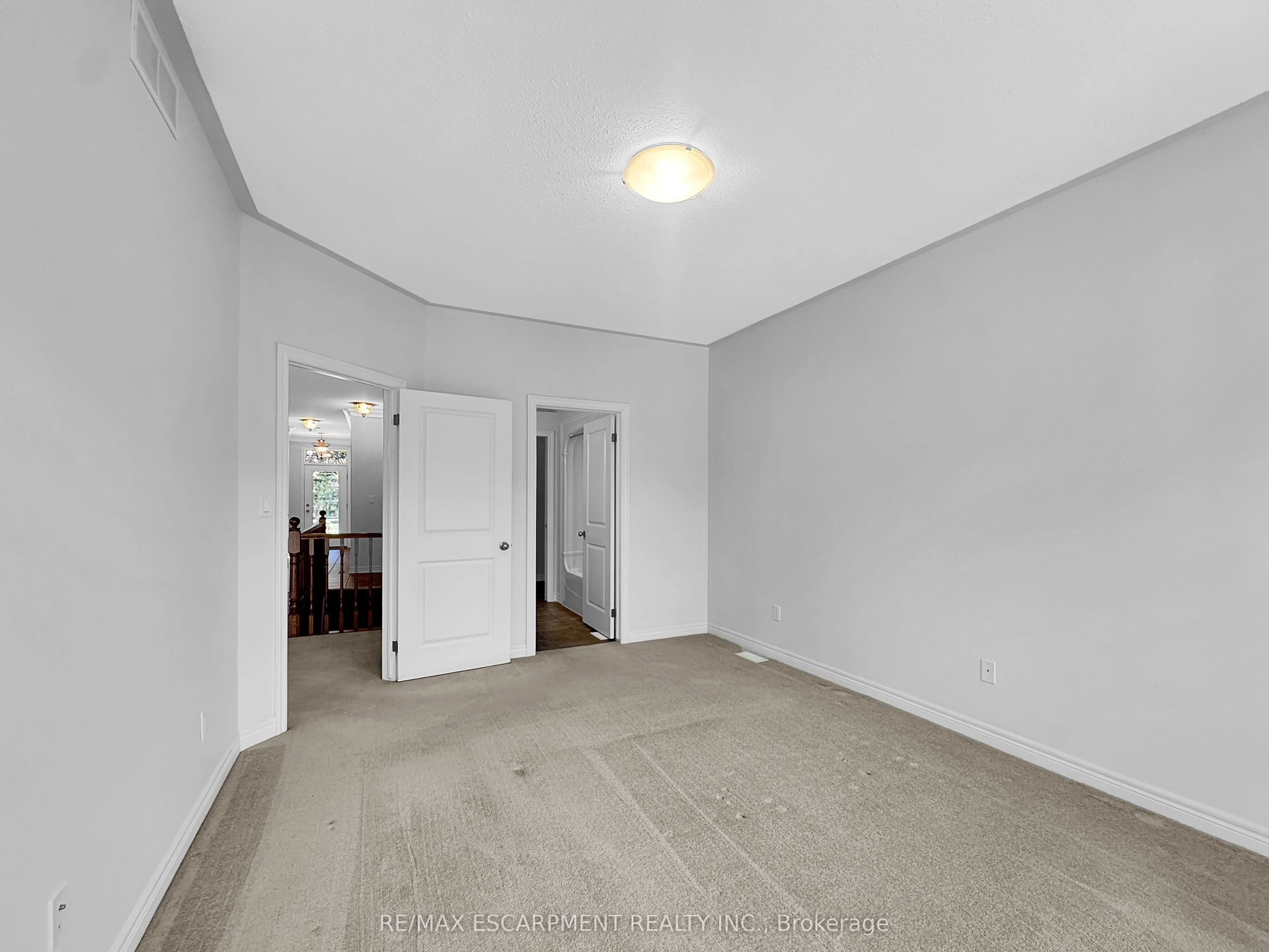 15 Iron Bridge Court