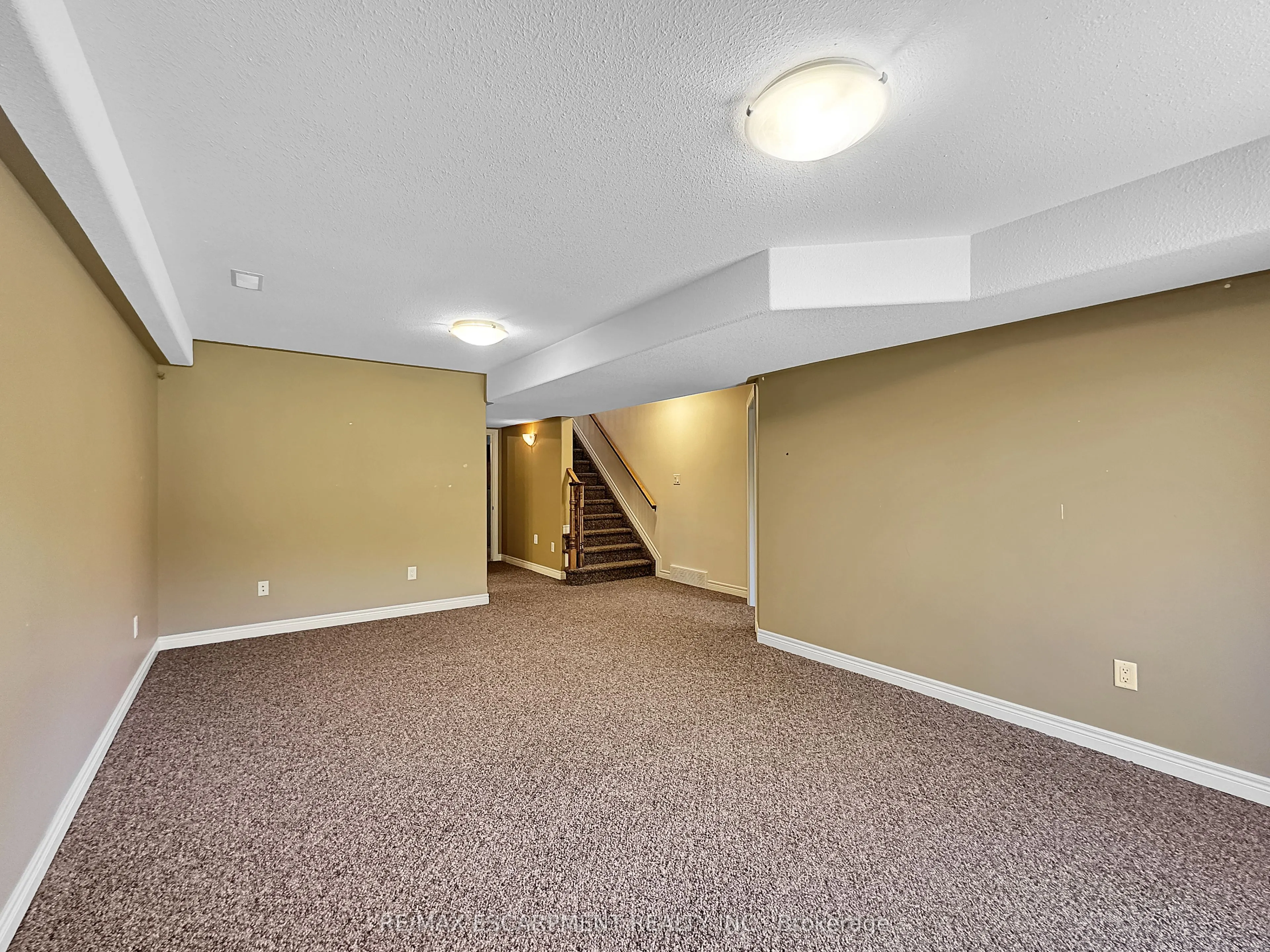 15 Iron Bridge Court
