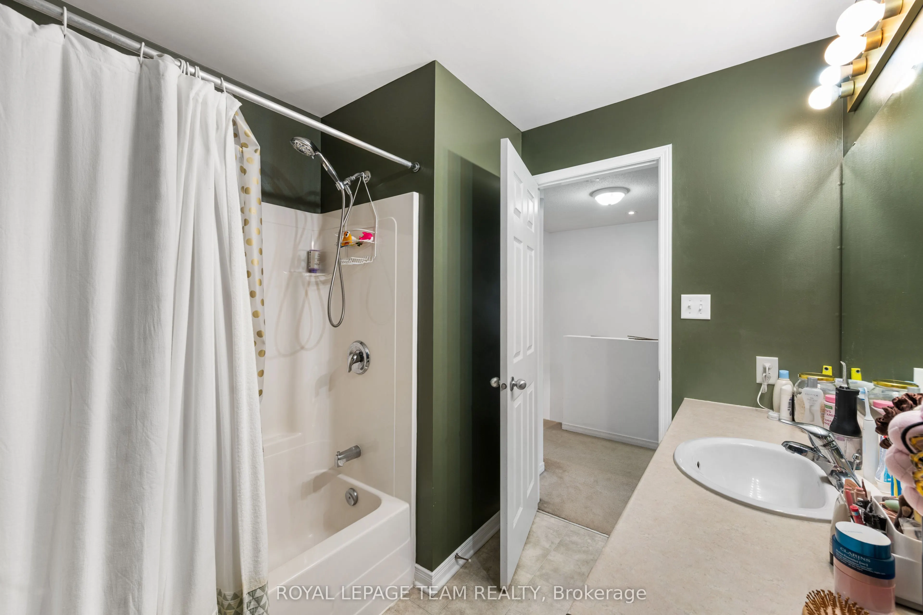 30 Goldthorpe Private