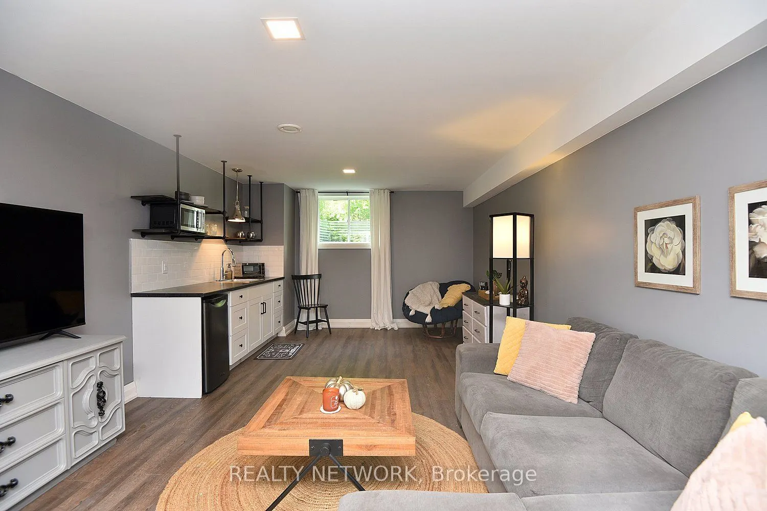 26 Corbett Avenue