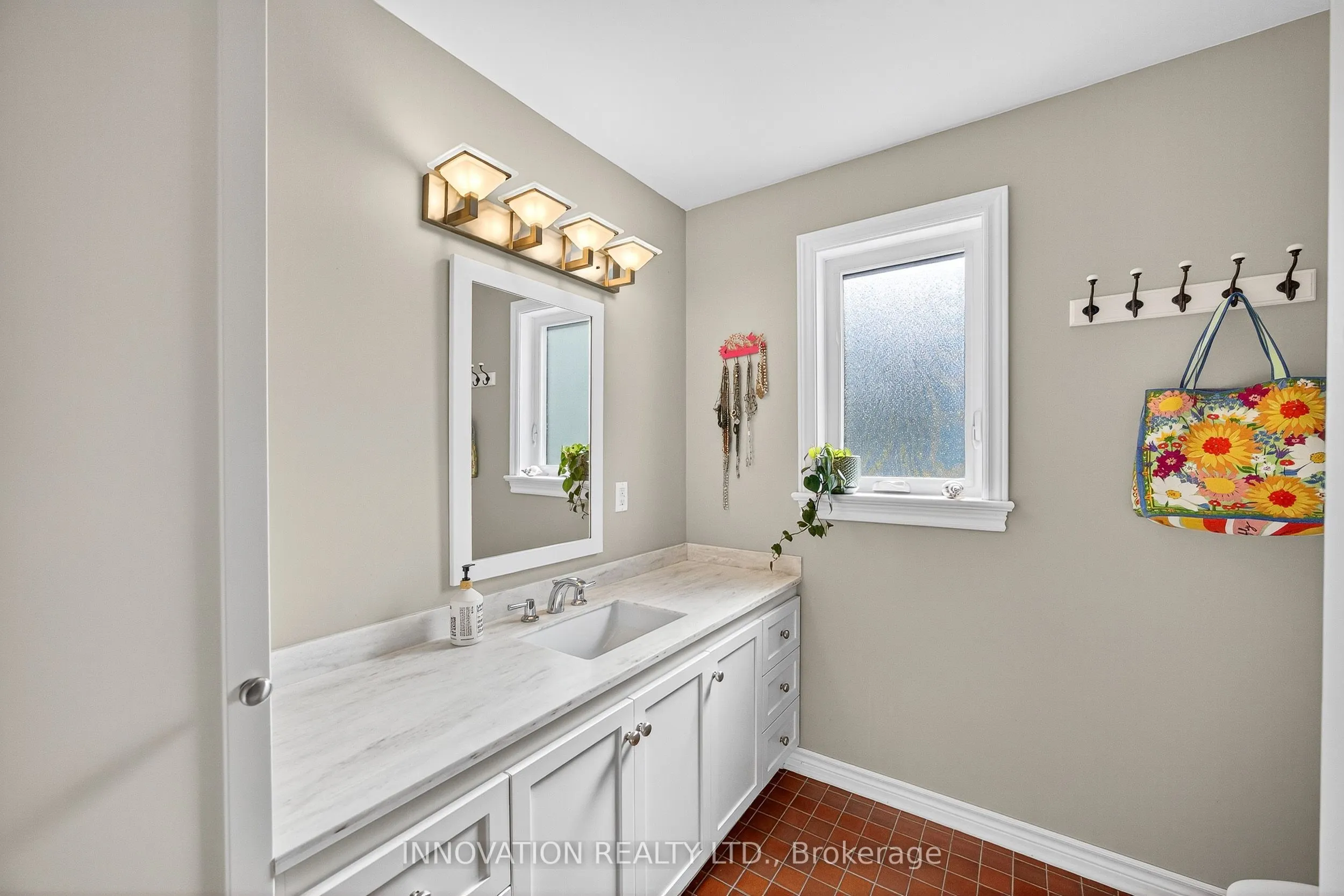 5558 South Island Park Drive