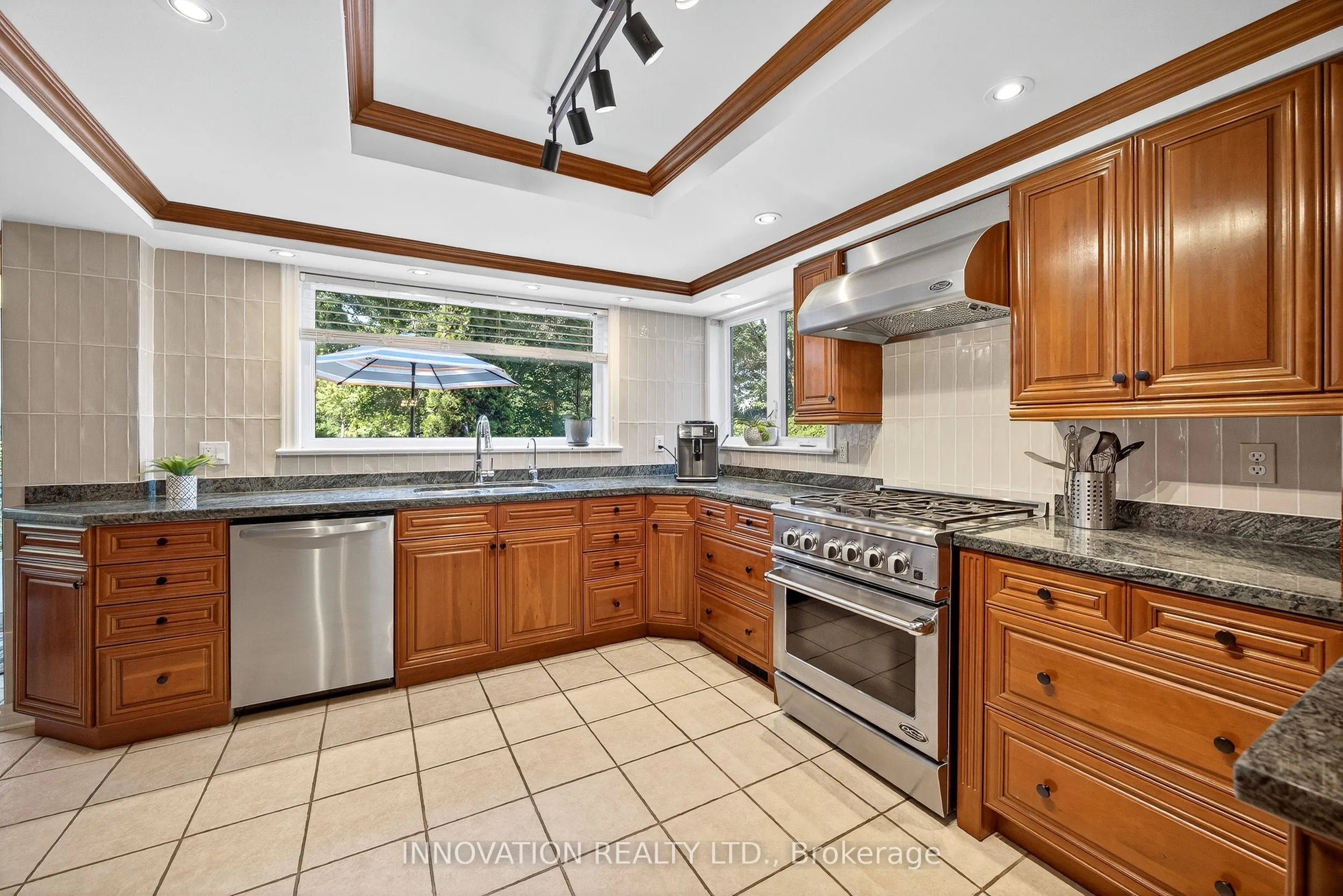 5558 South Island Park Drive