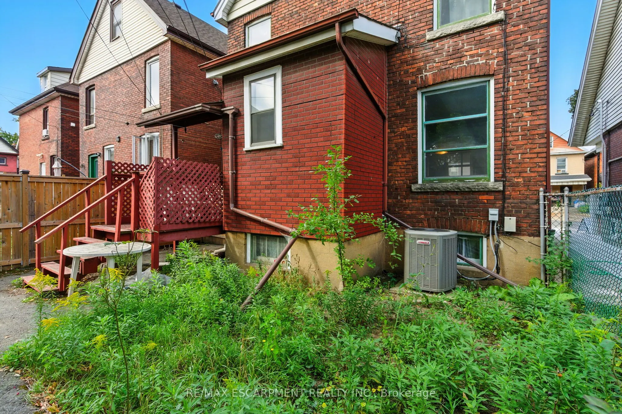 40 Barnesdale Avenue N