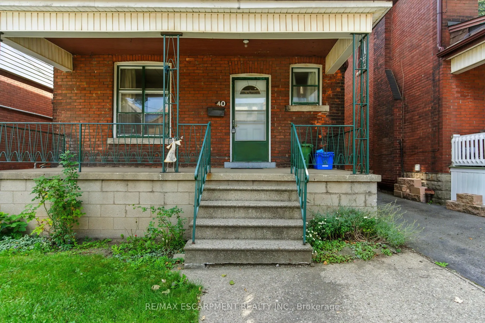 40 Barnesdale Avenue N