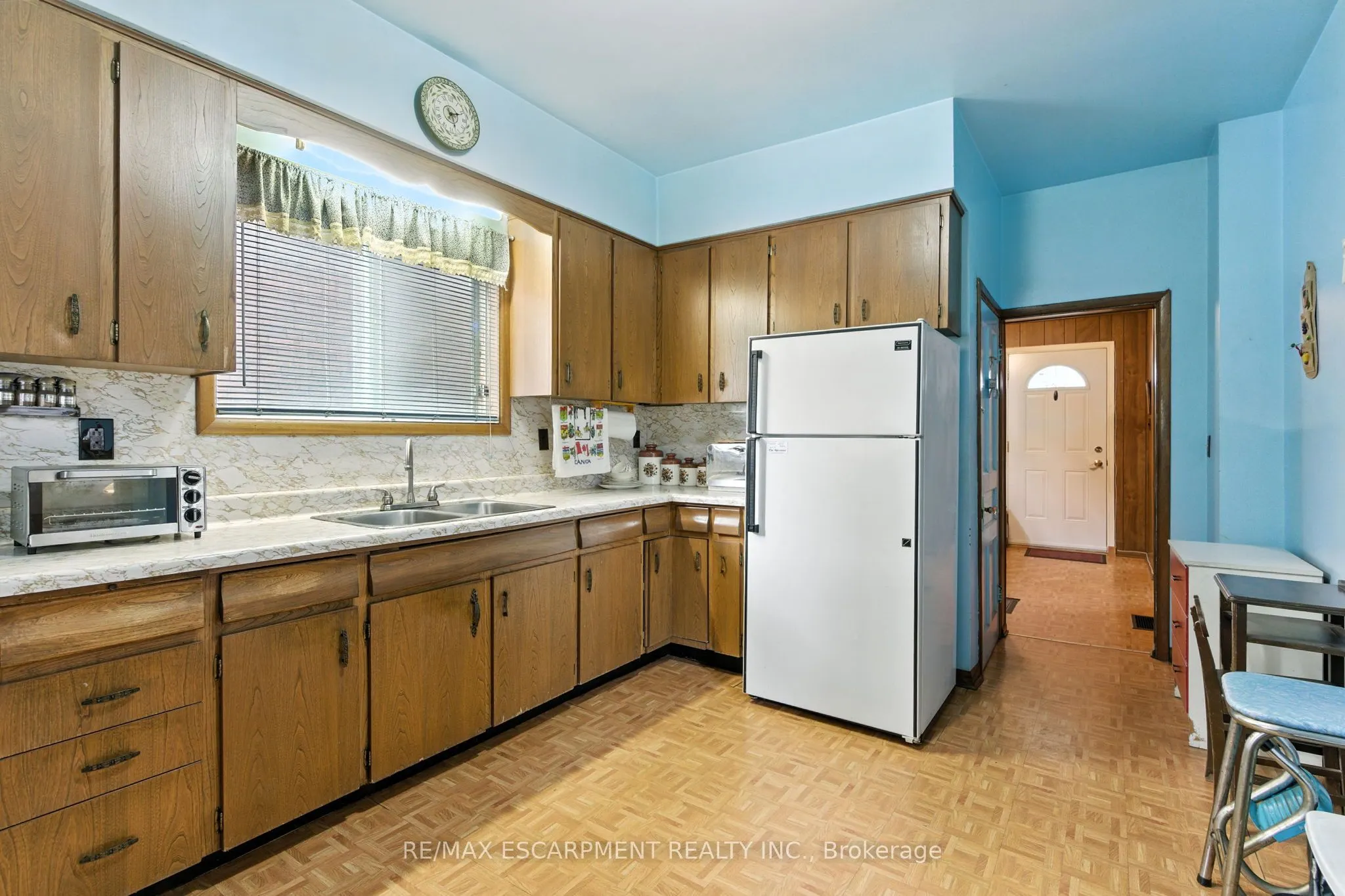40 Barnesdale Avenue N