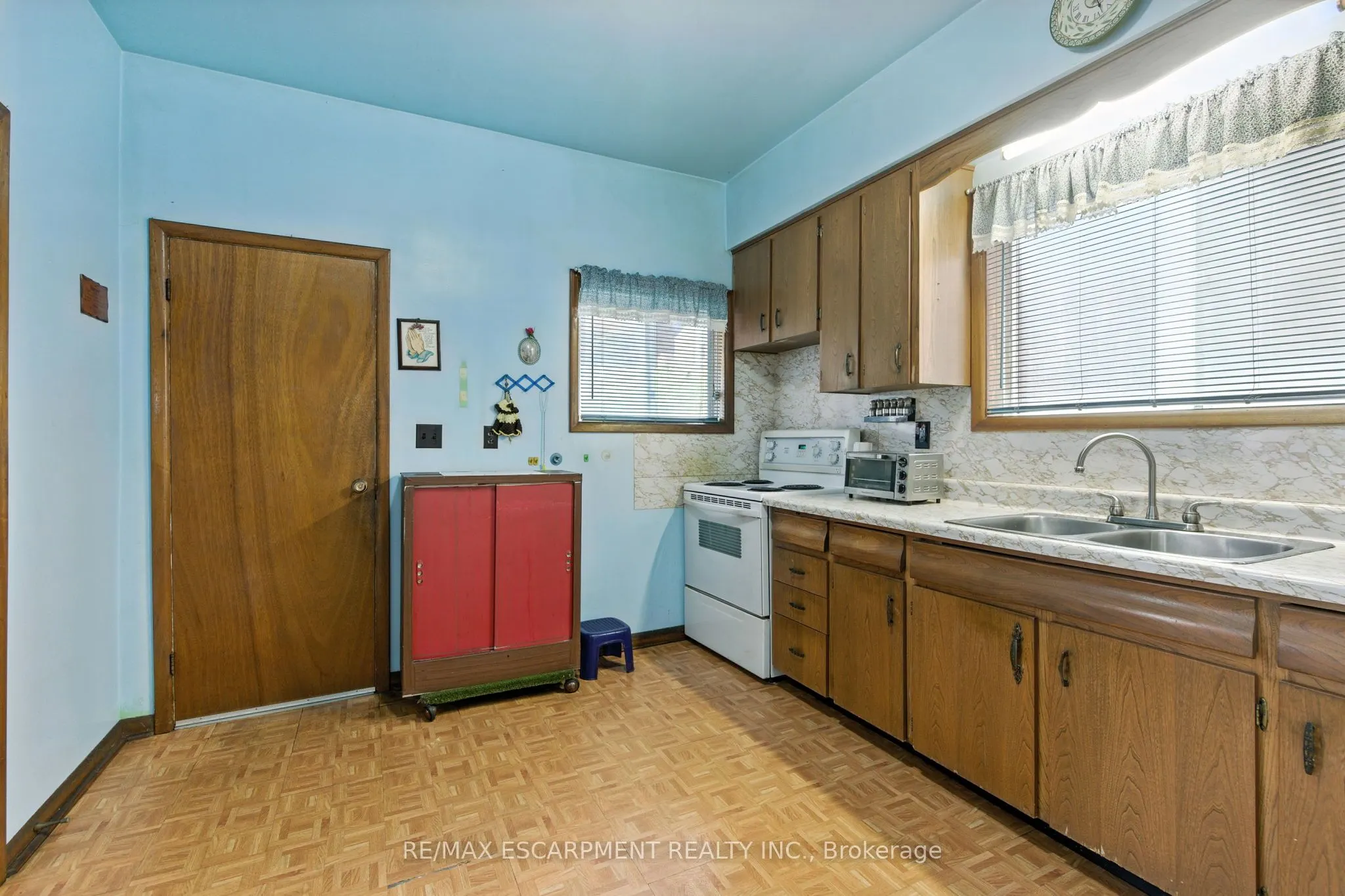 40 Barnesdale Avenue N