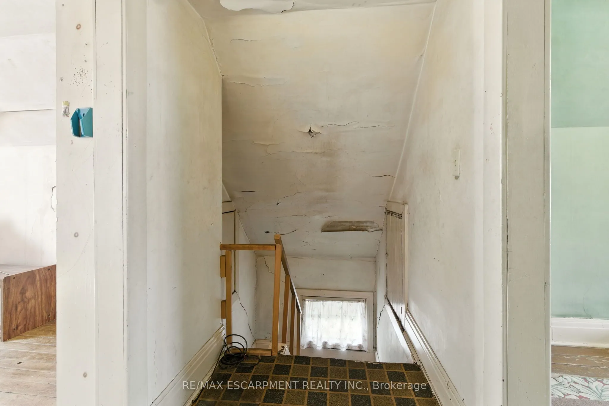 40 Barnesdale Avenue N