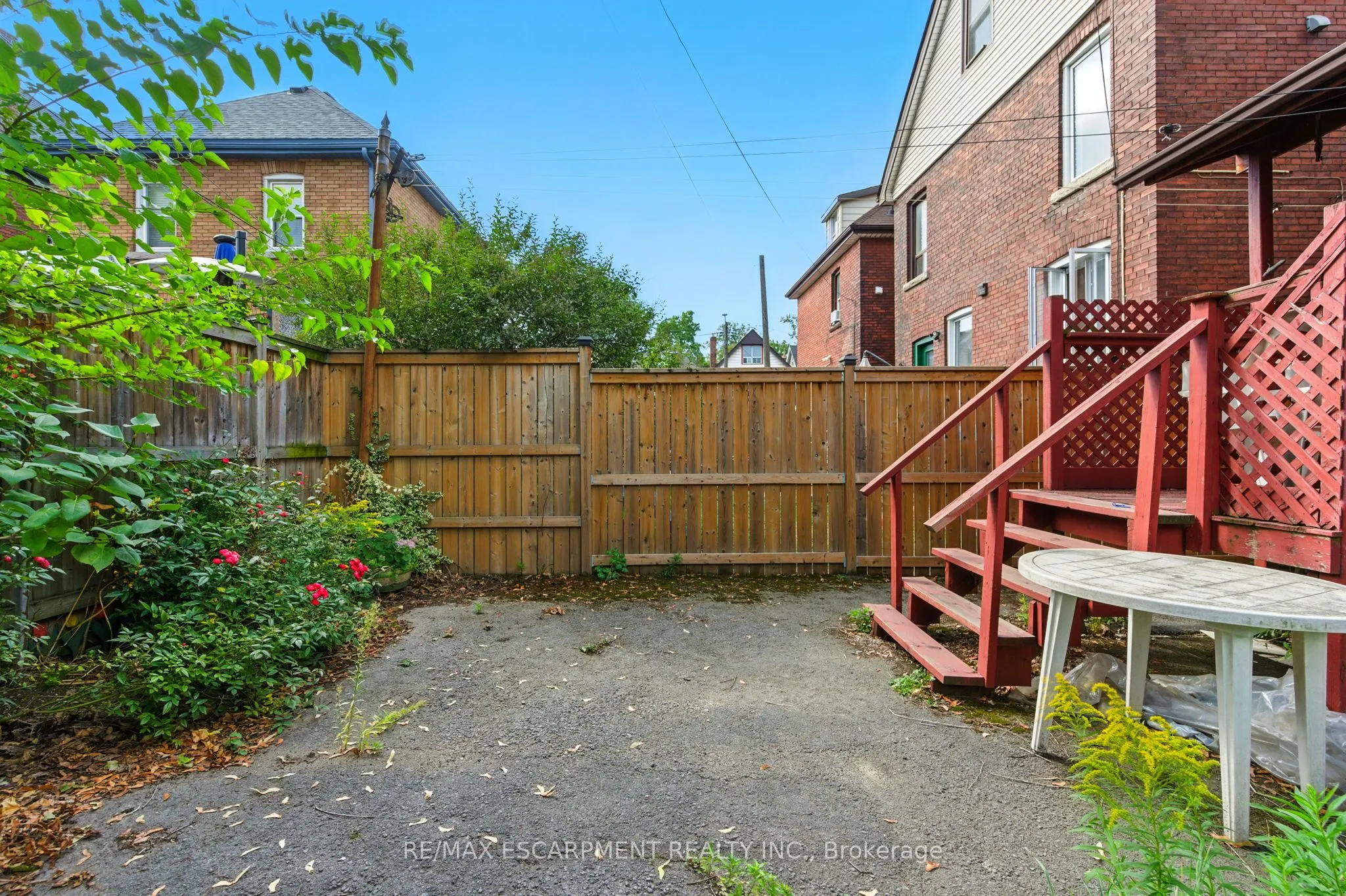 40 Barnesdale Avenue N