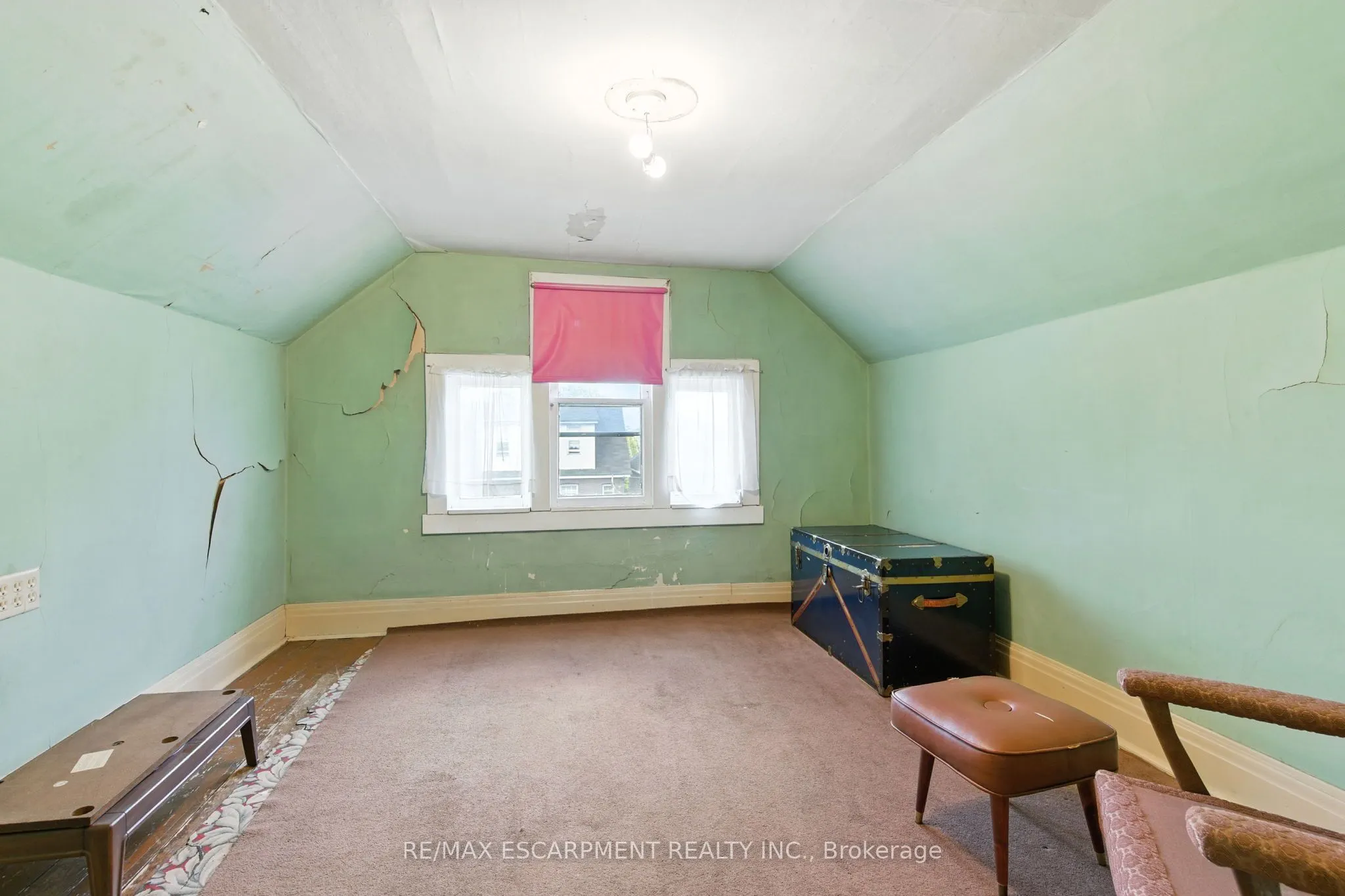40 Barnesdale Avenue N