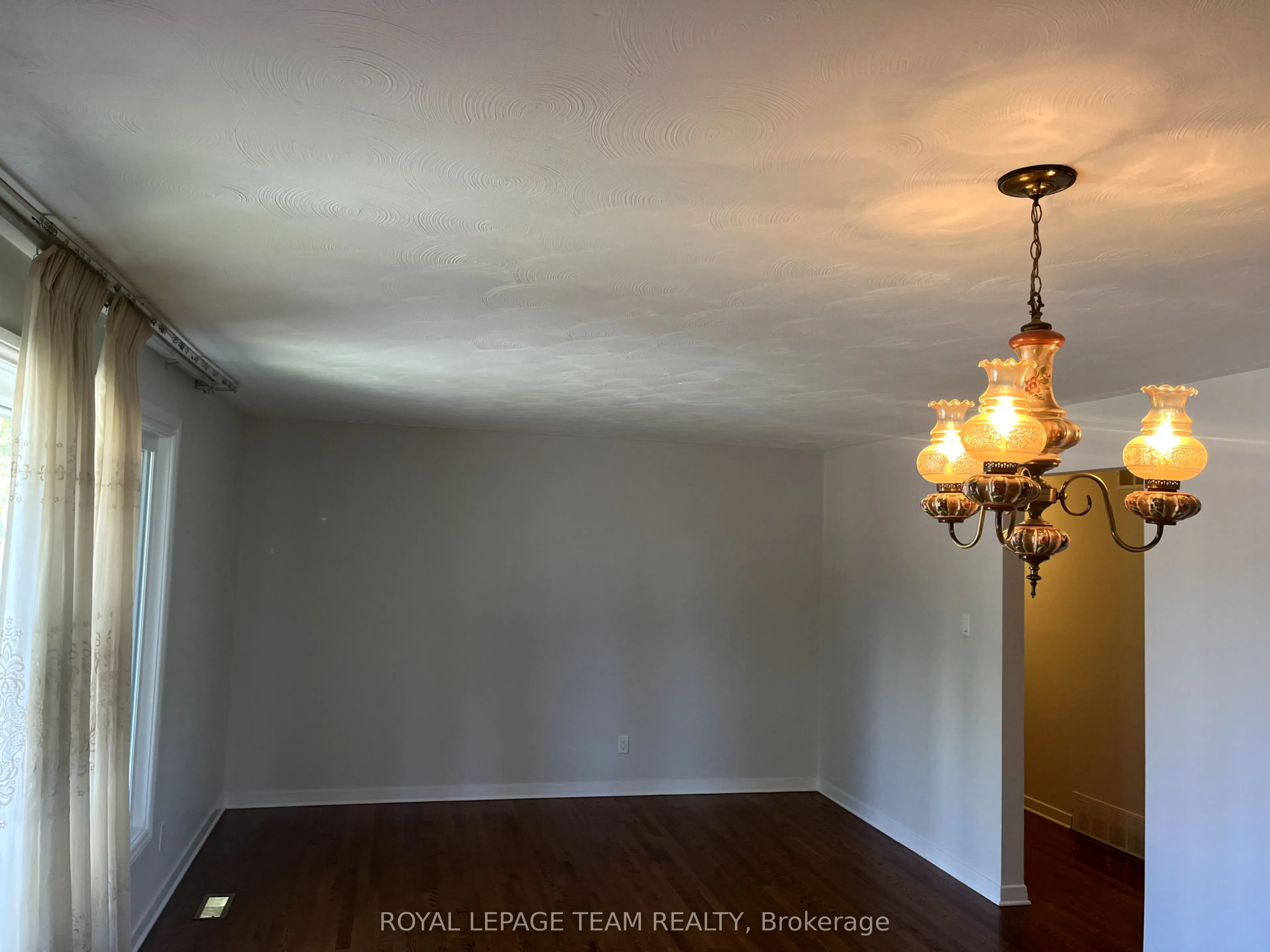 2656 Don Street, #B - Upper