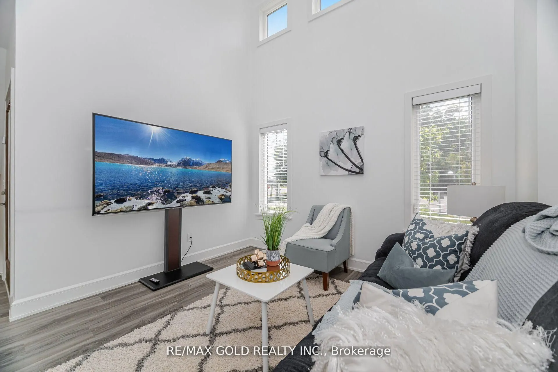 110 Fergus Avenue, #1