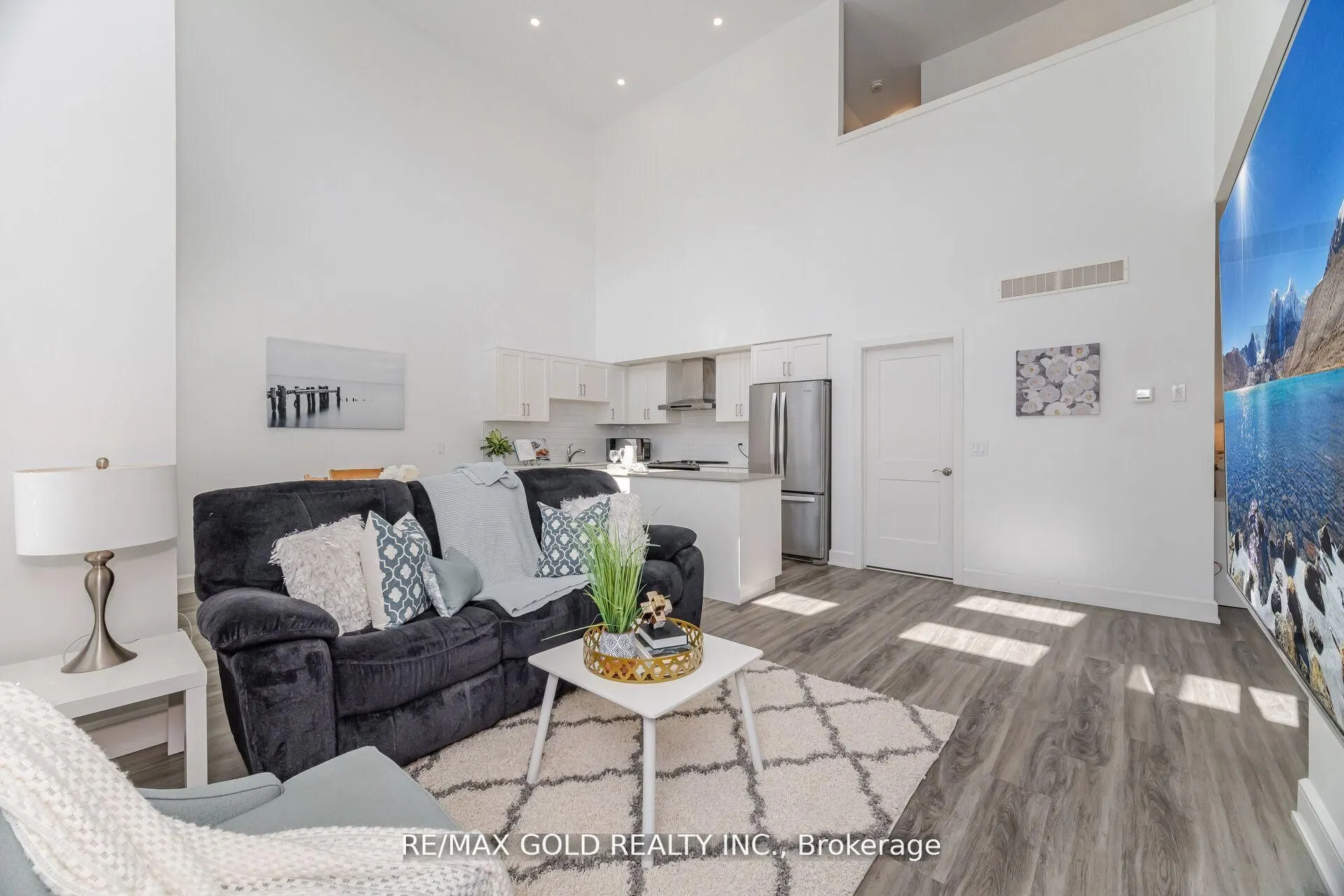 110 Fergus Avenue, #1