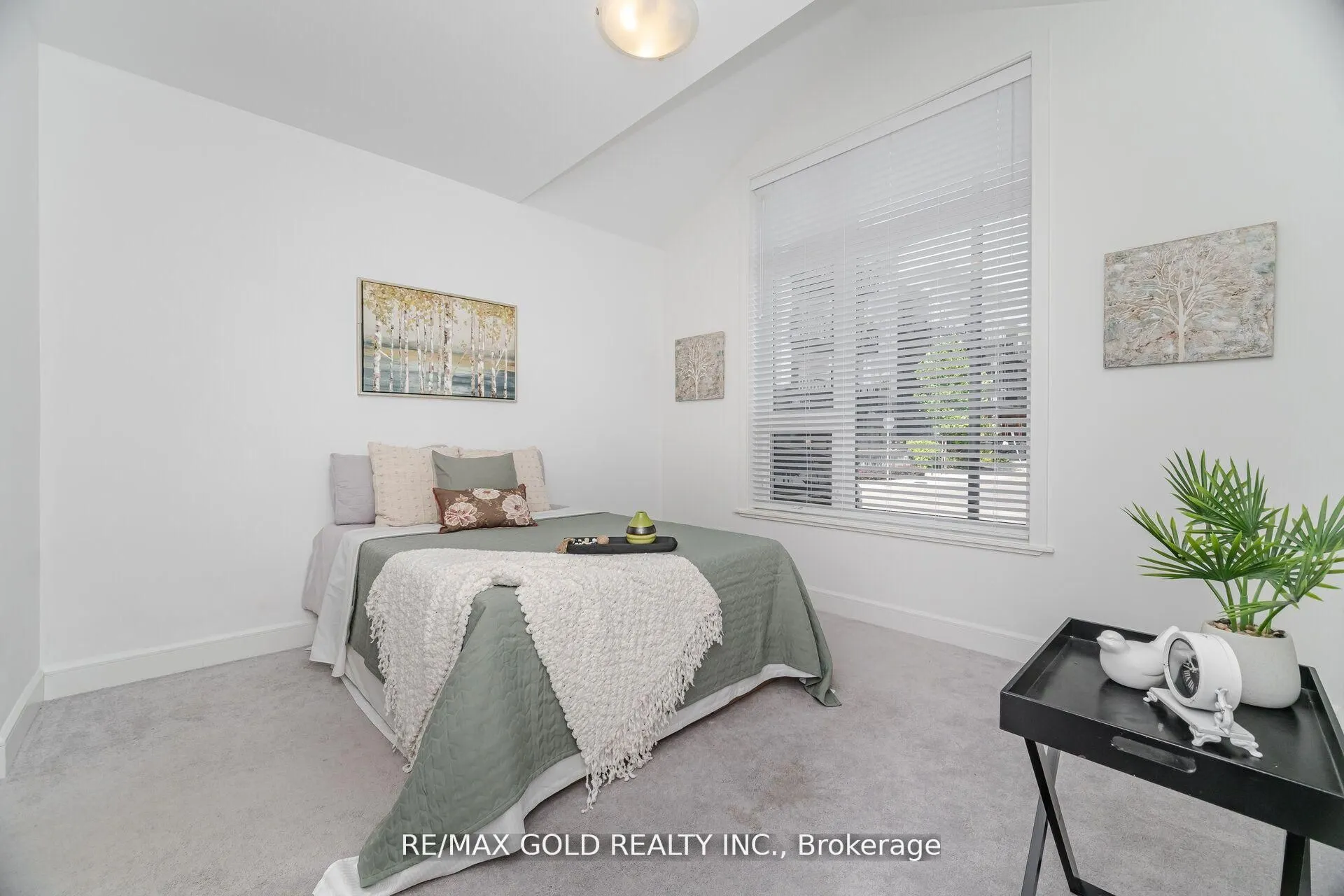 110 Fergus Avenue, #1
