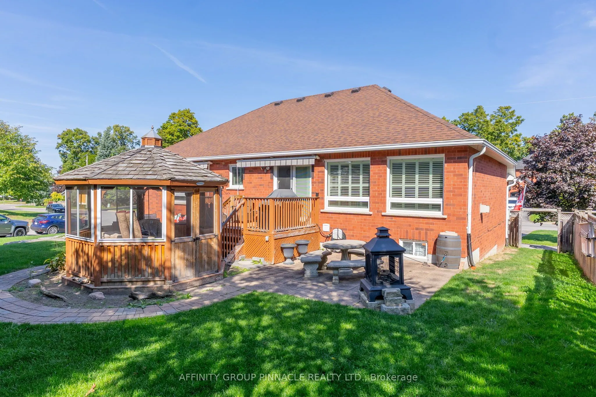 17 Wood Court