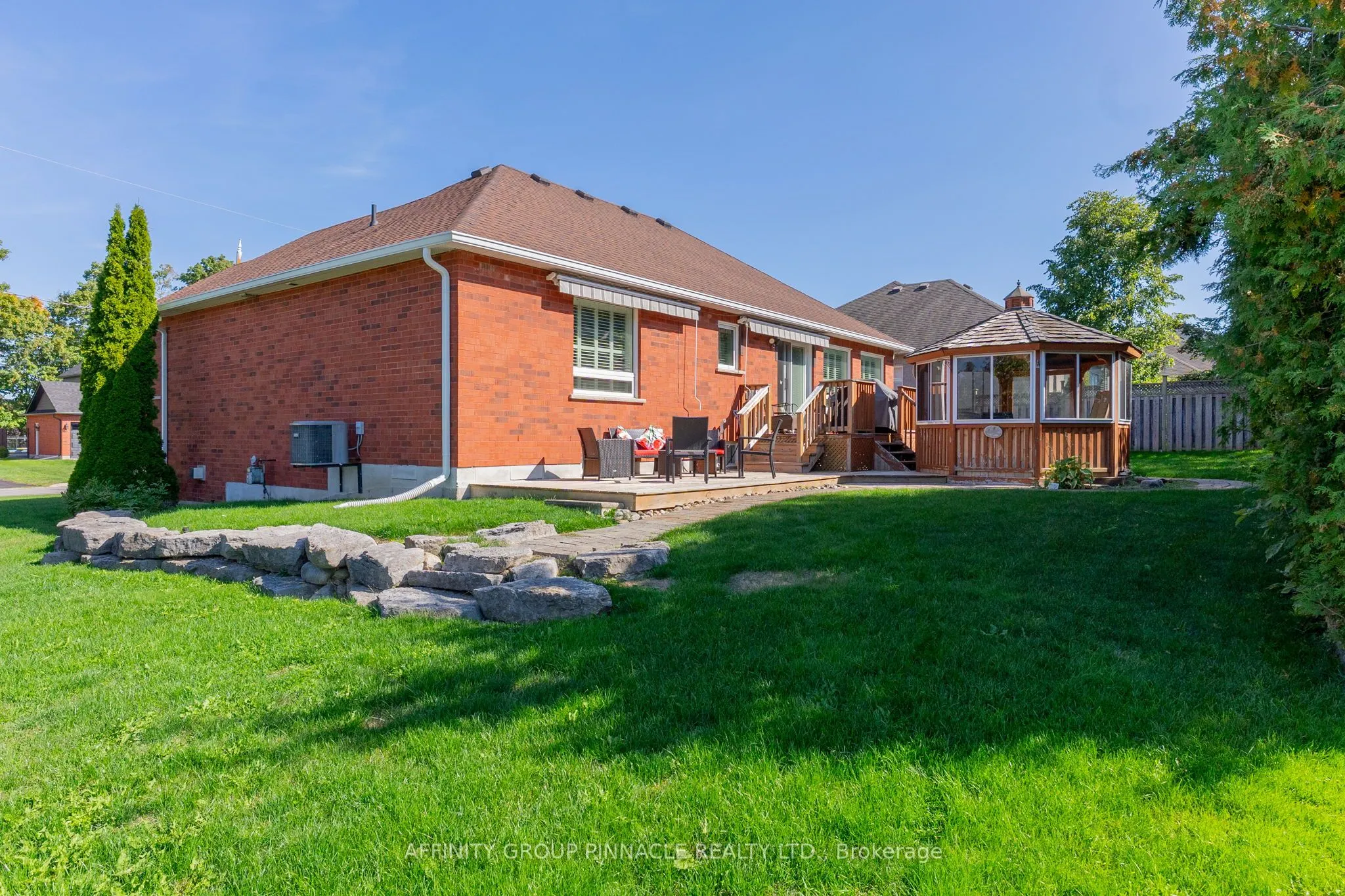 17 Wood Court