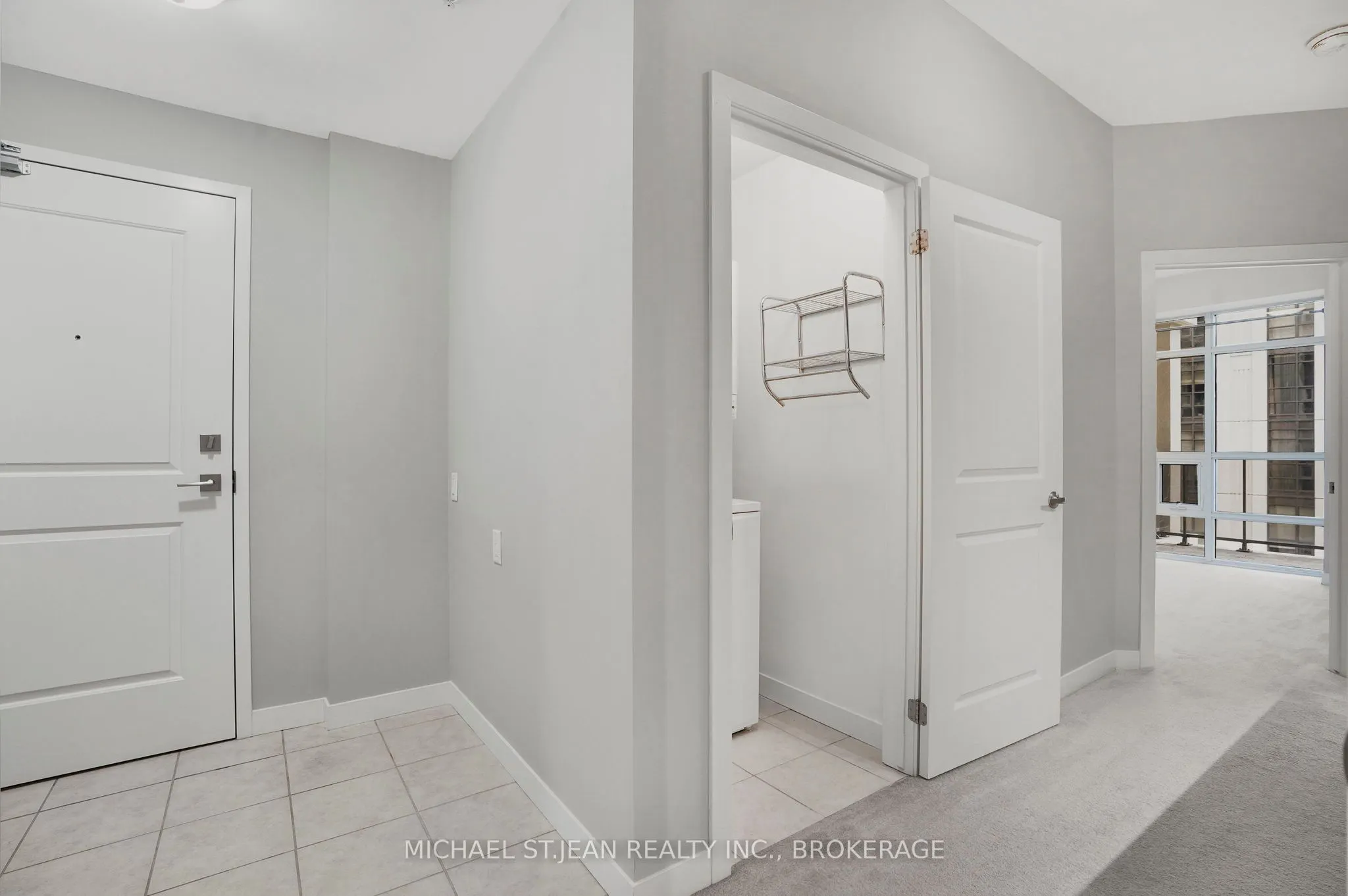 85 Robinson Street, #702