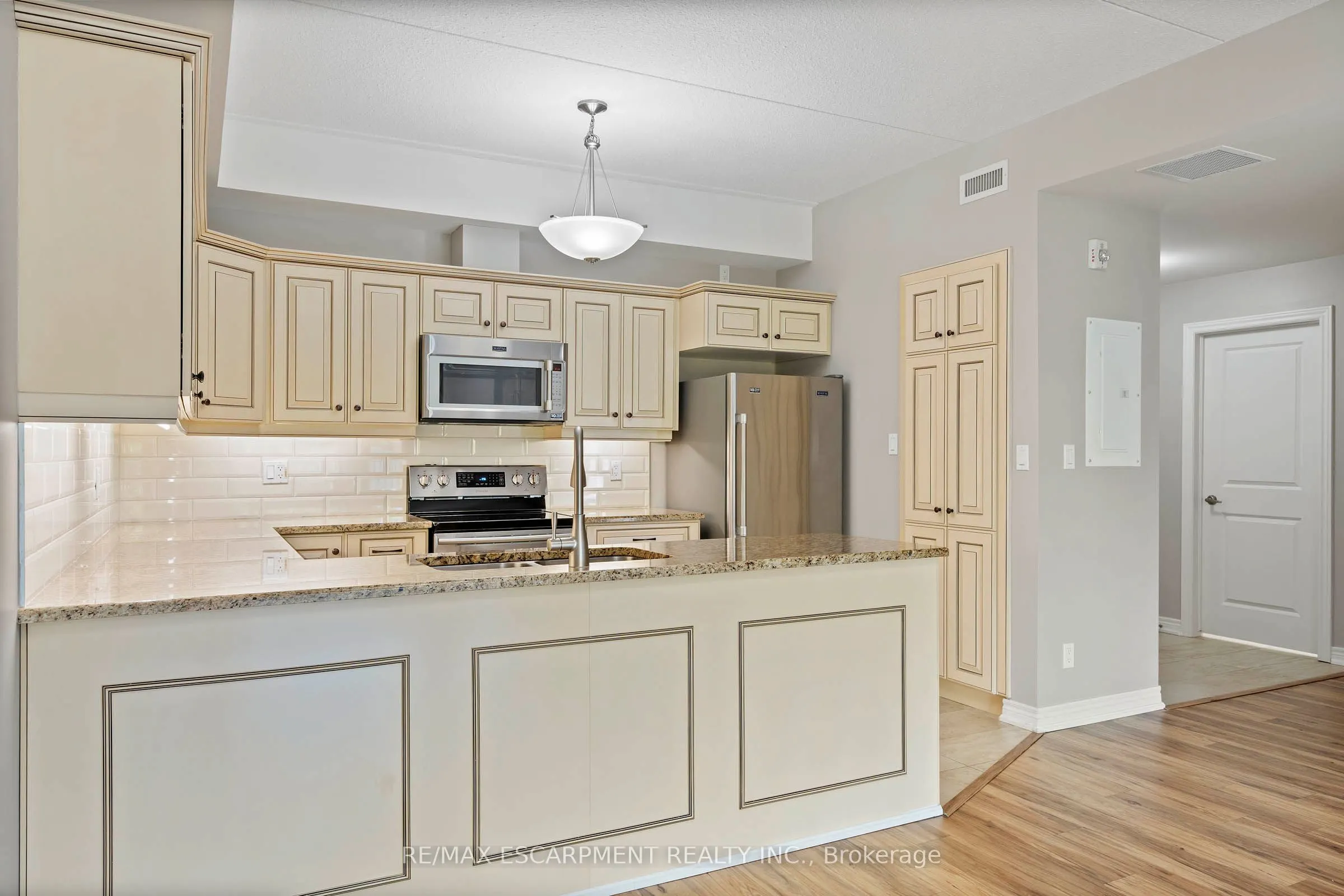 4644 Pettit Avenue, #213