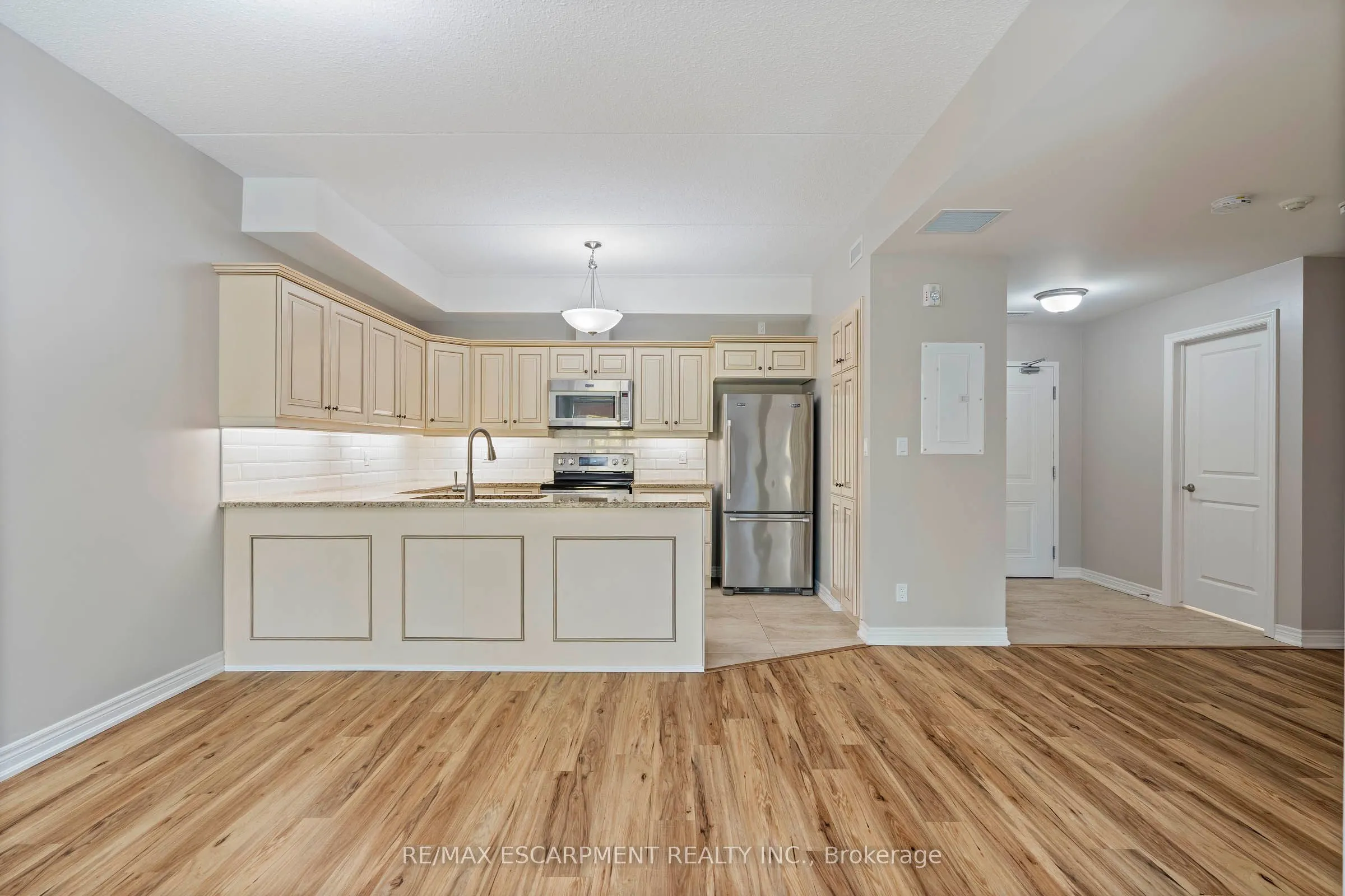 4644 Pettit Avenue, #213