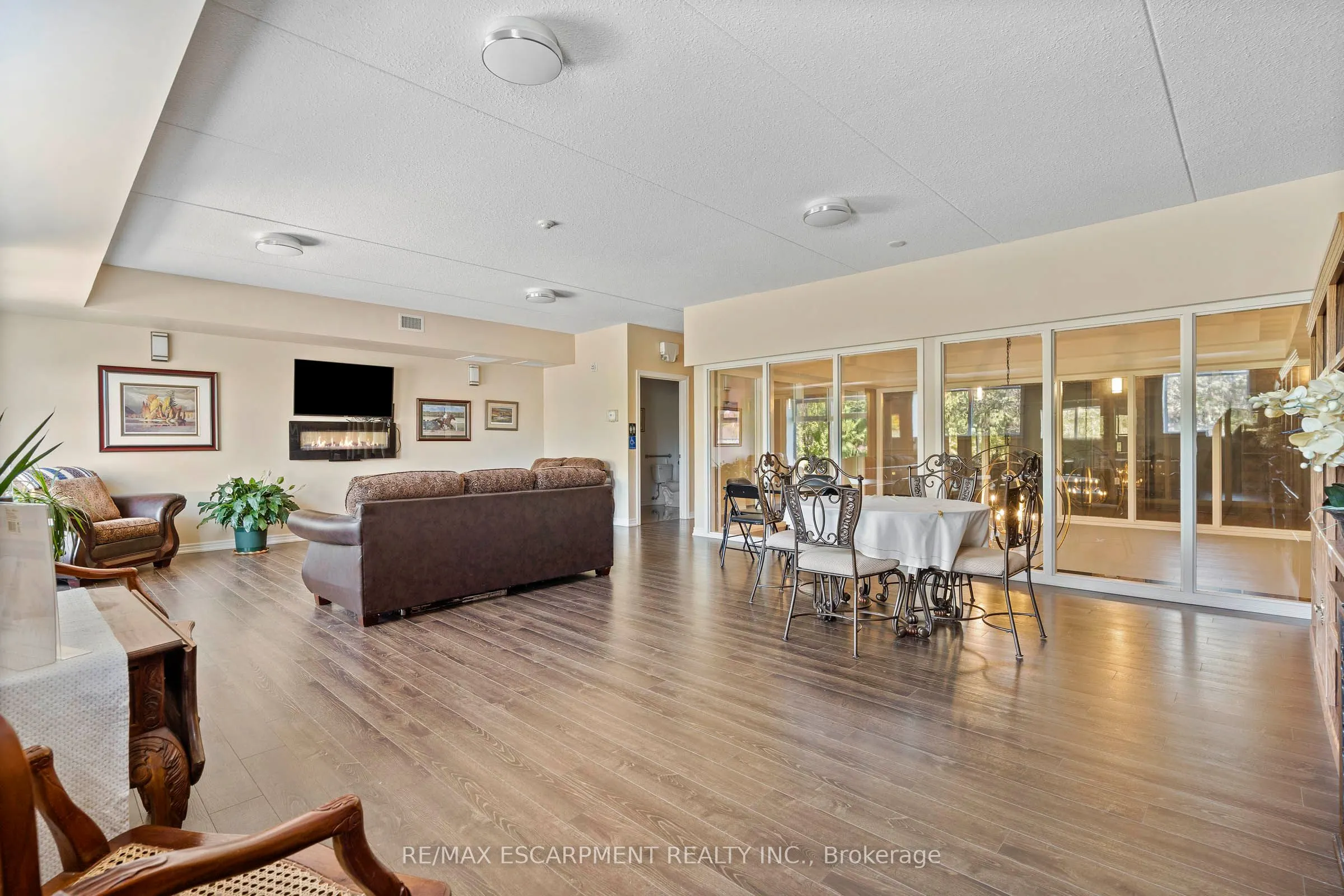 4644 Pettit Avenue, #213
