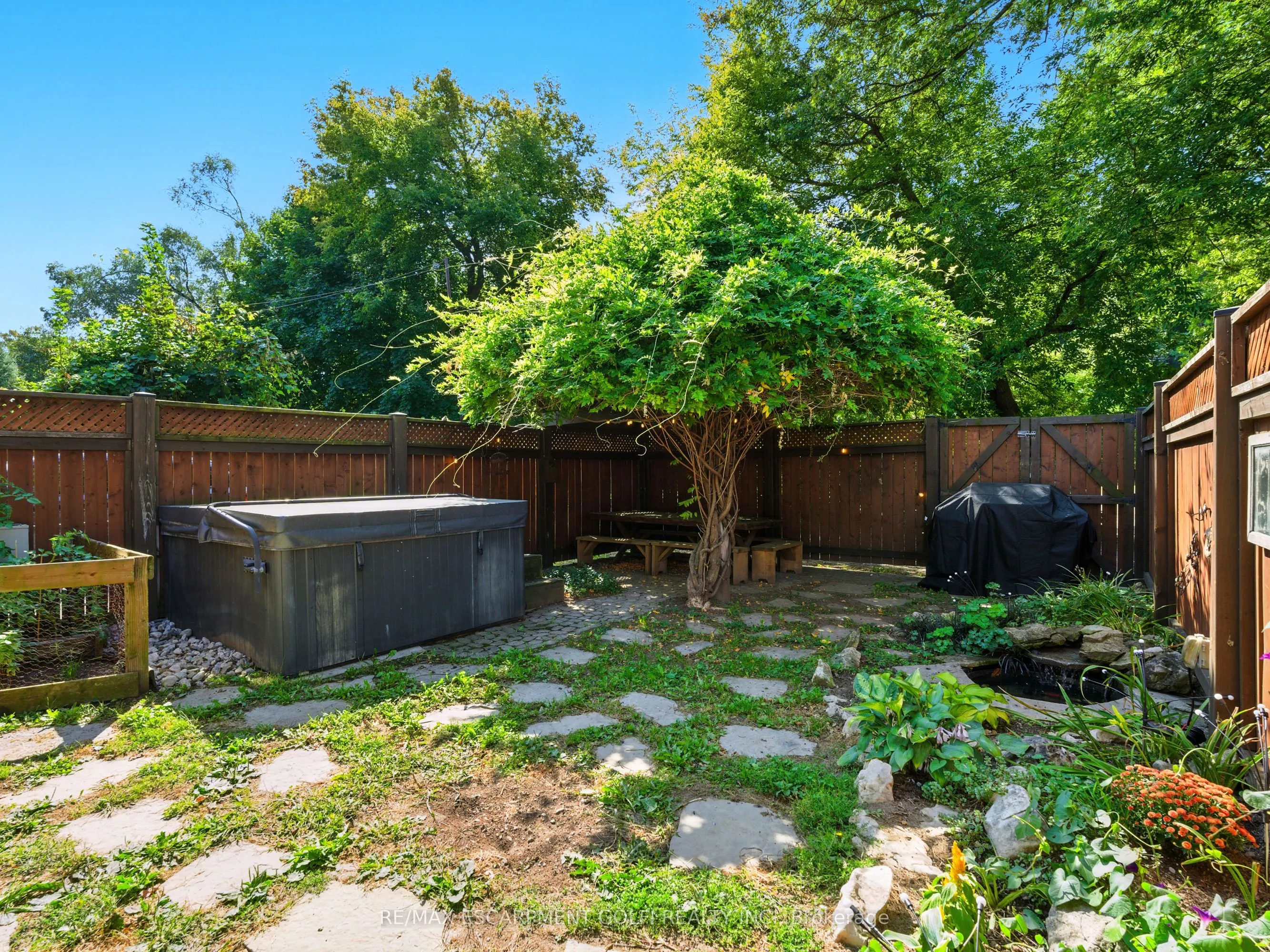 284 Cumberland Avenue