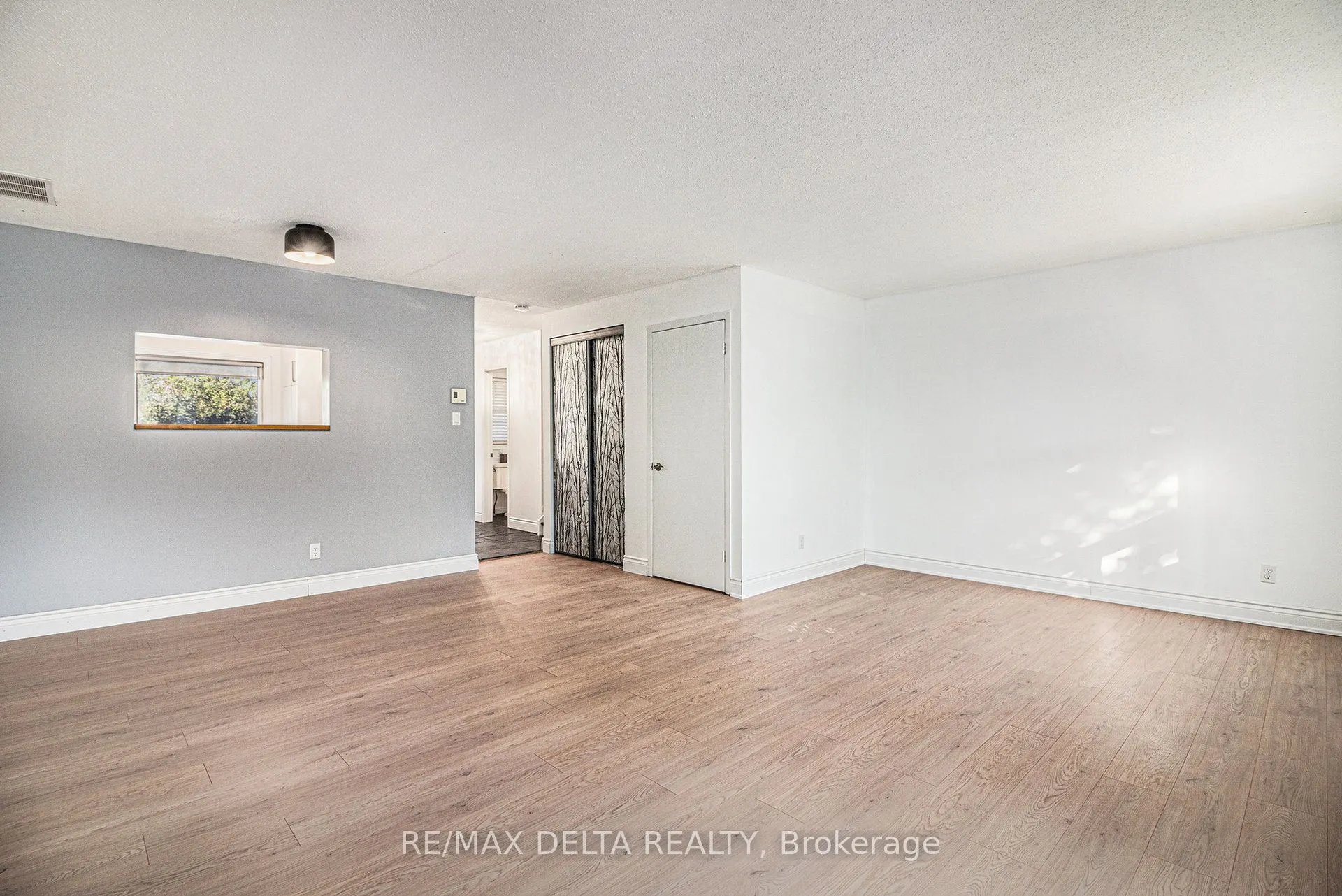 1345 Cedarcroft Crescent