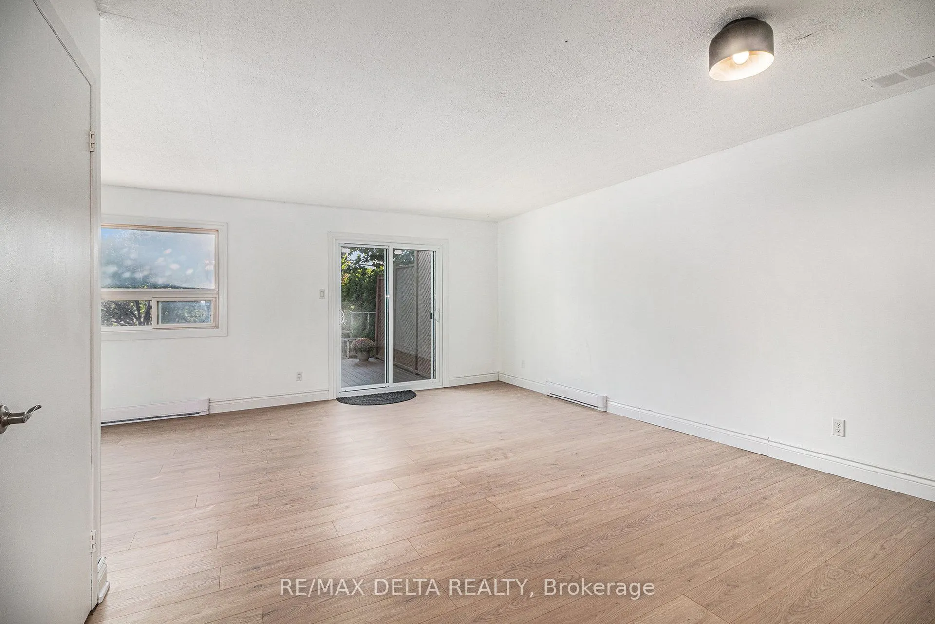 1345 Cedarcroft Crescent