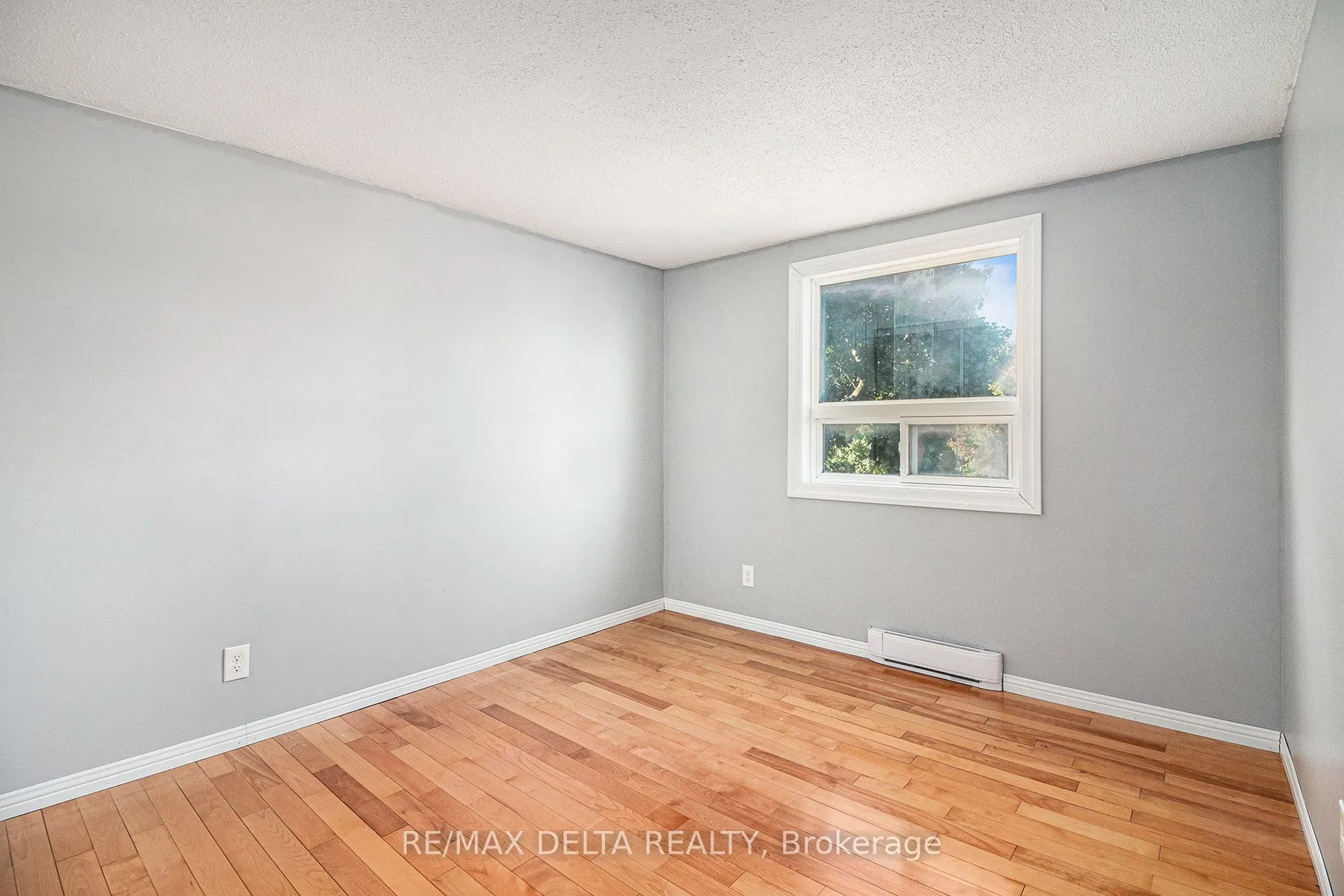 1345 Cedarcroft Crescent
