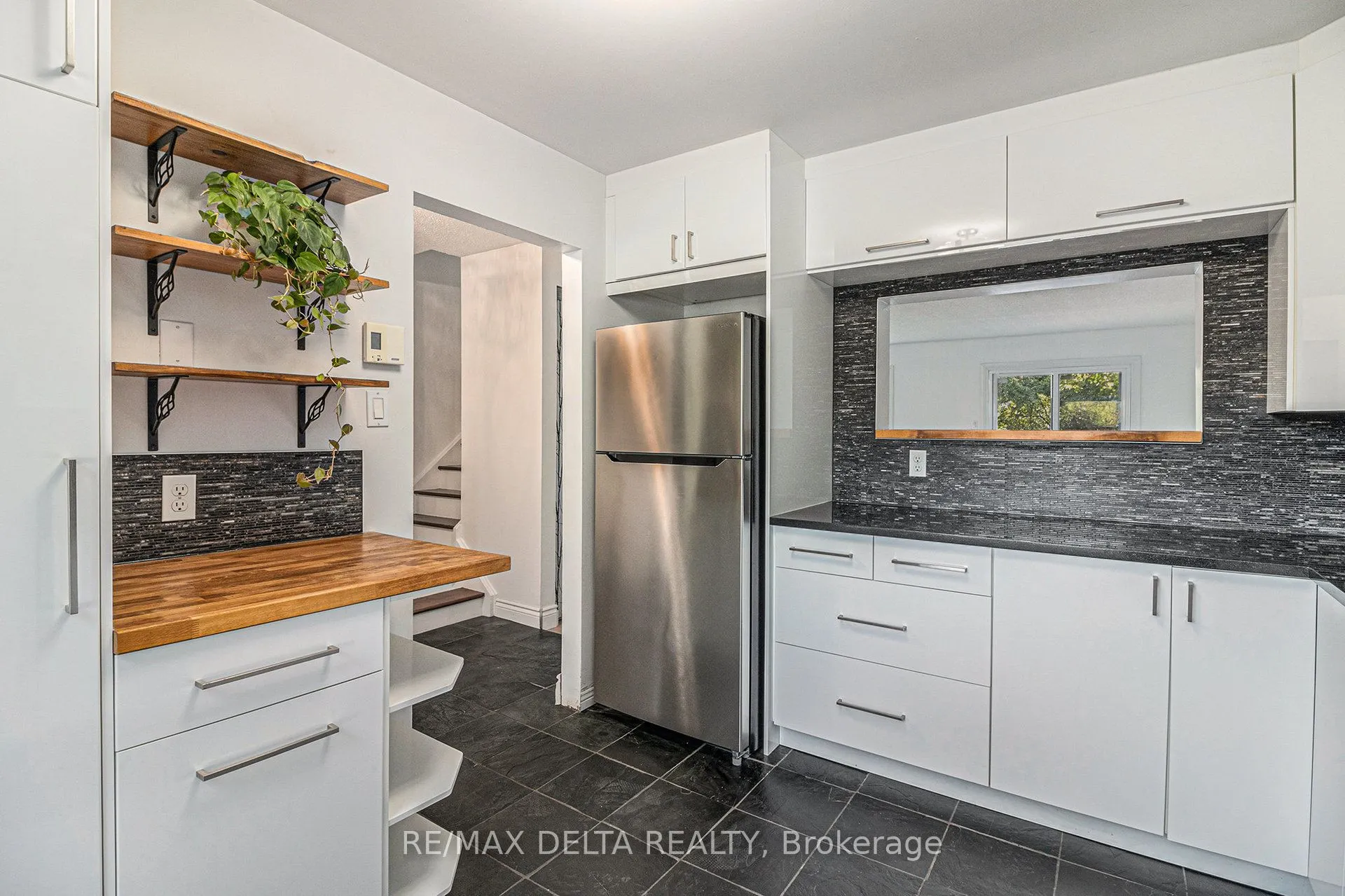 1345 Cedarcroft Crescent