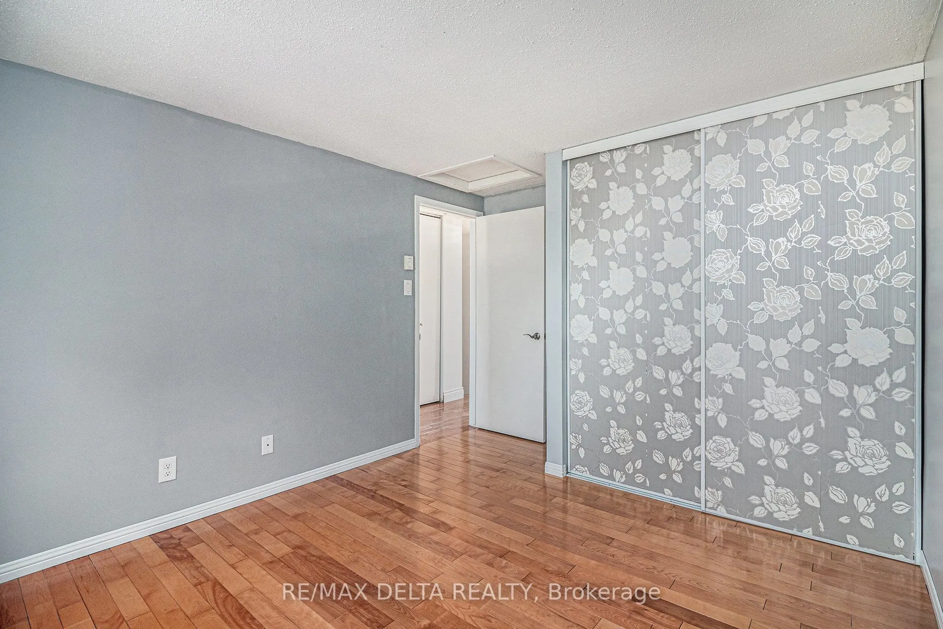 1345 Cedarcroft Crescent