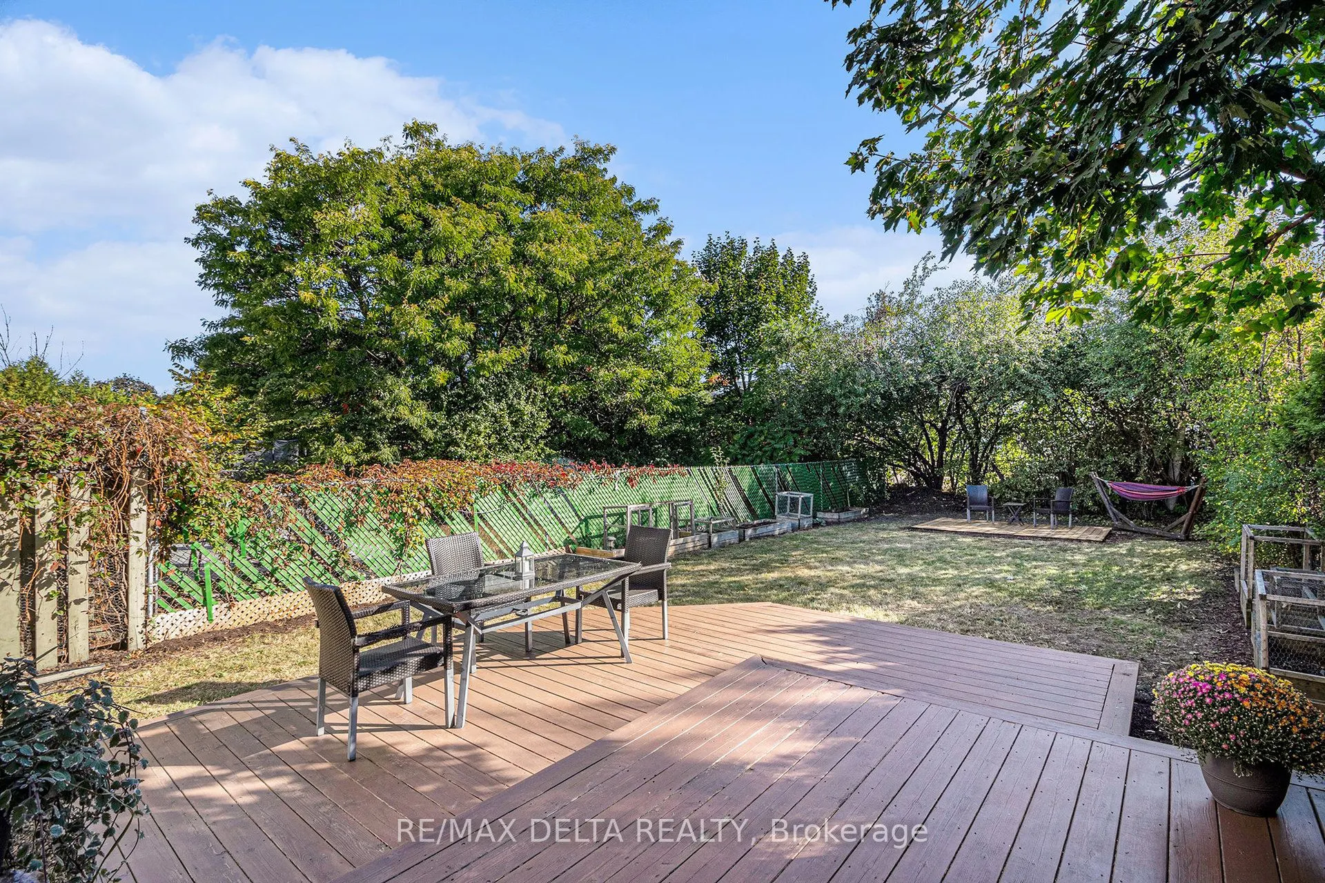 1345 Cedarcroft Crescent