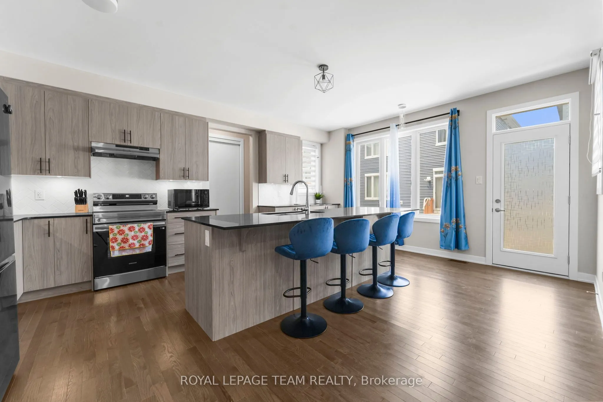 280 Sapling Grove