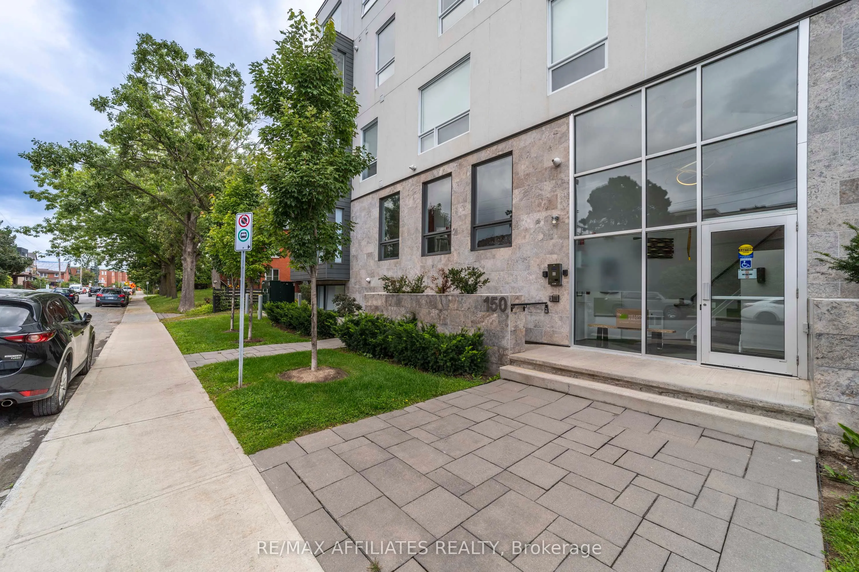 150 Greenfield Avenue, #503